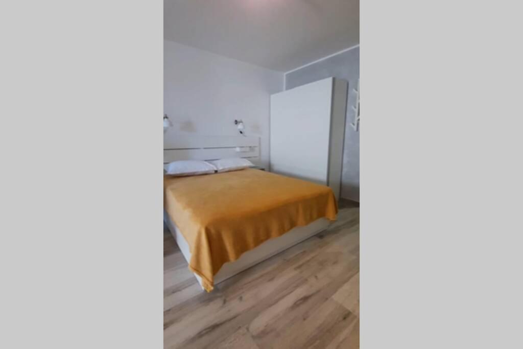 MARIA, Modern studio apartment with private parking