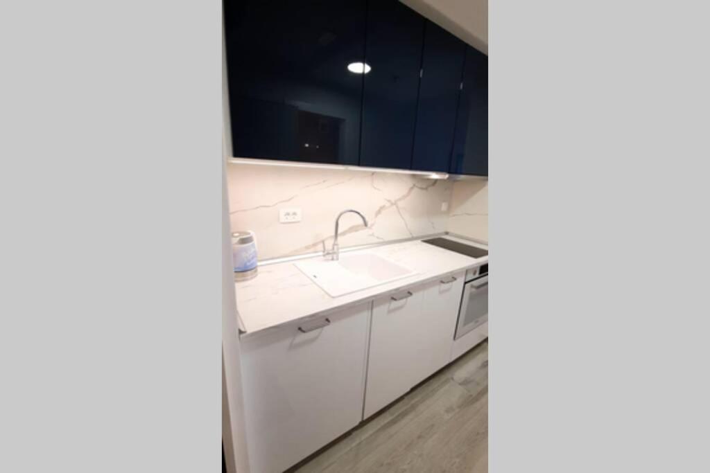 MARIA, Modern studio apartment with private parking