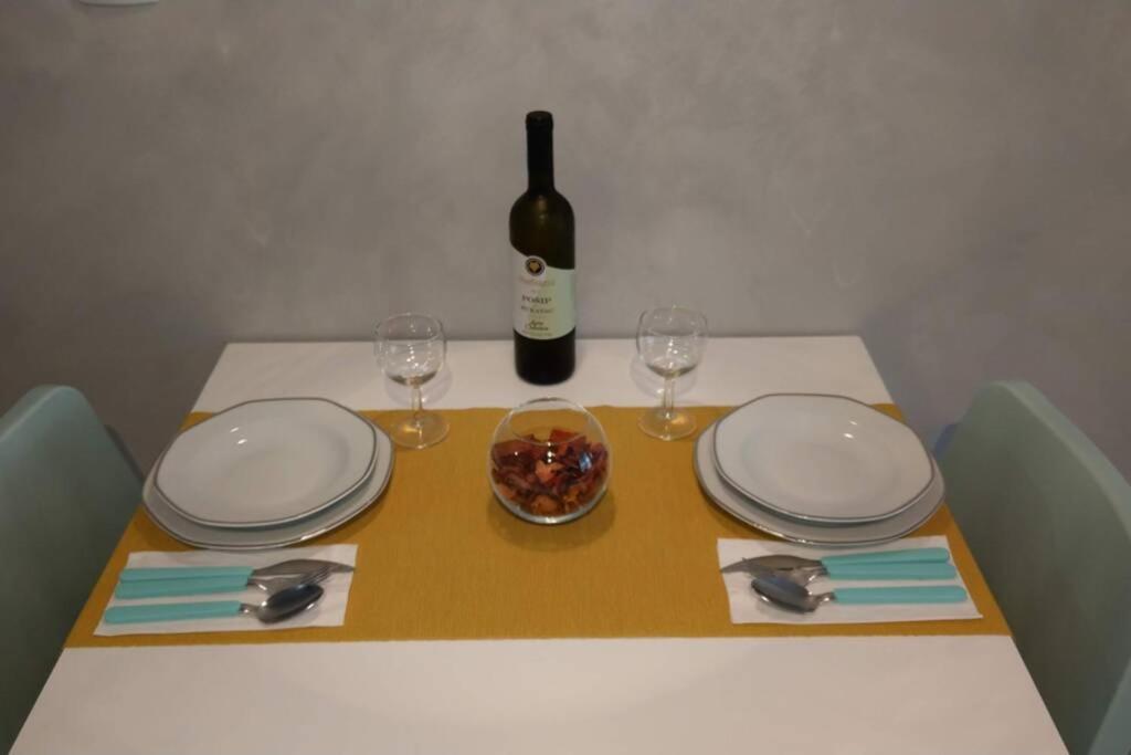 MARIA, Modern studio apartment with private parking
