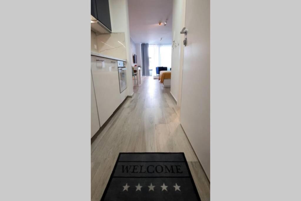 MARIA, Modern studio apartment with private parking