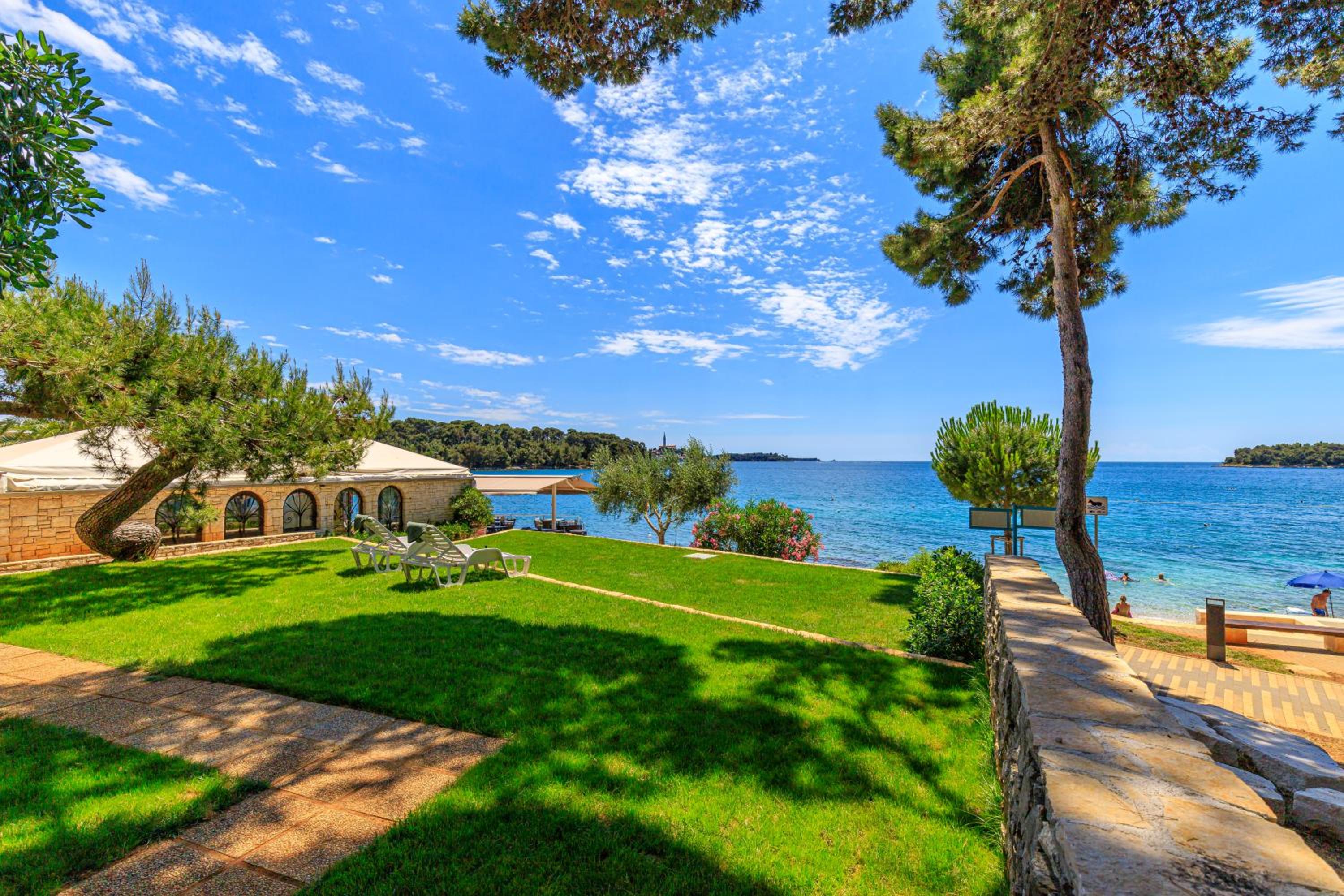 Al Mare Apartments
