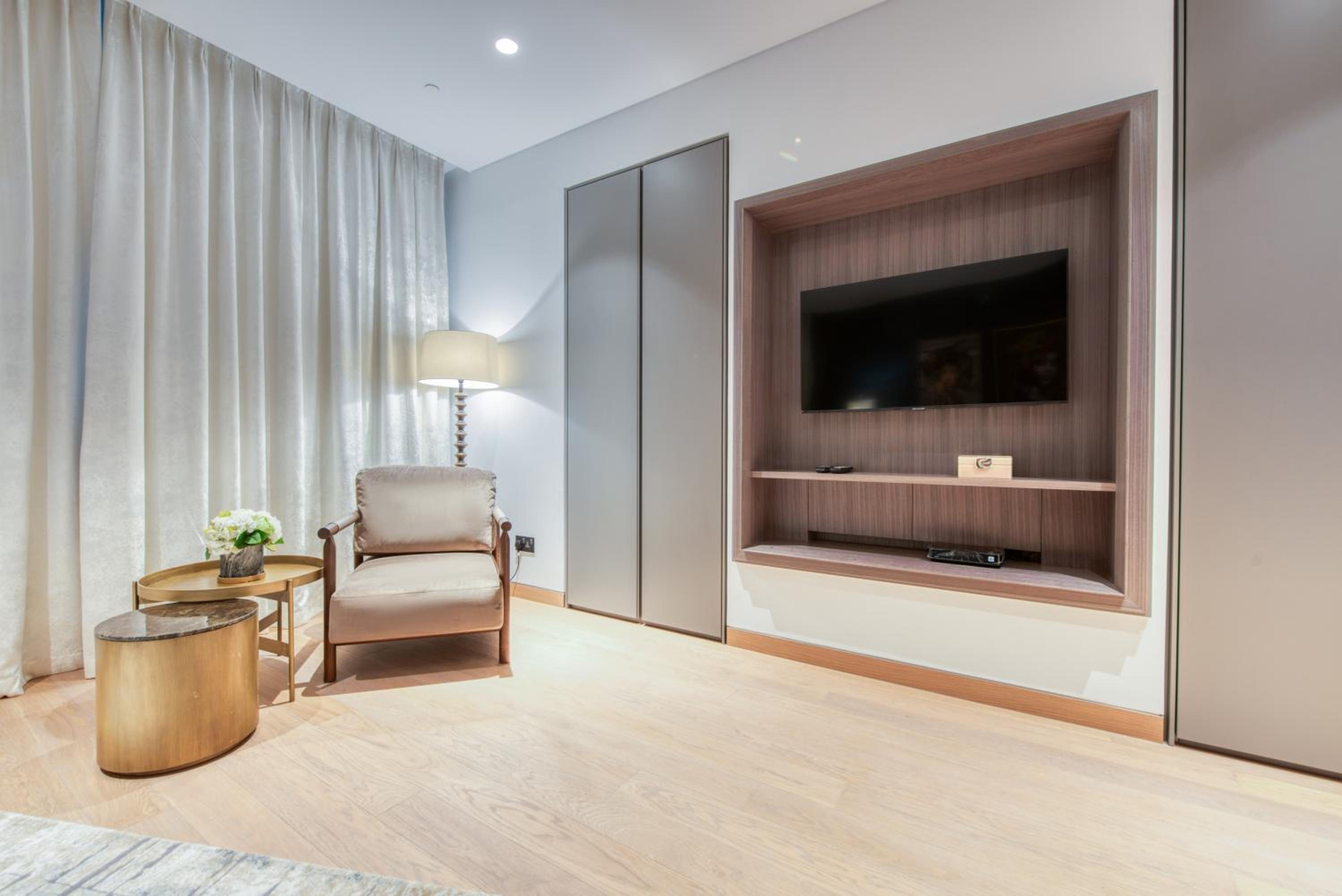 Palm Jumeirah Luxury Apartments by Propr