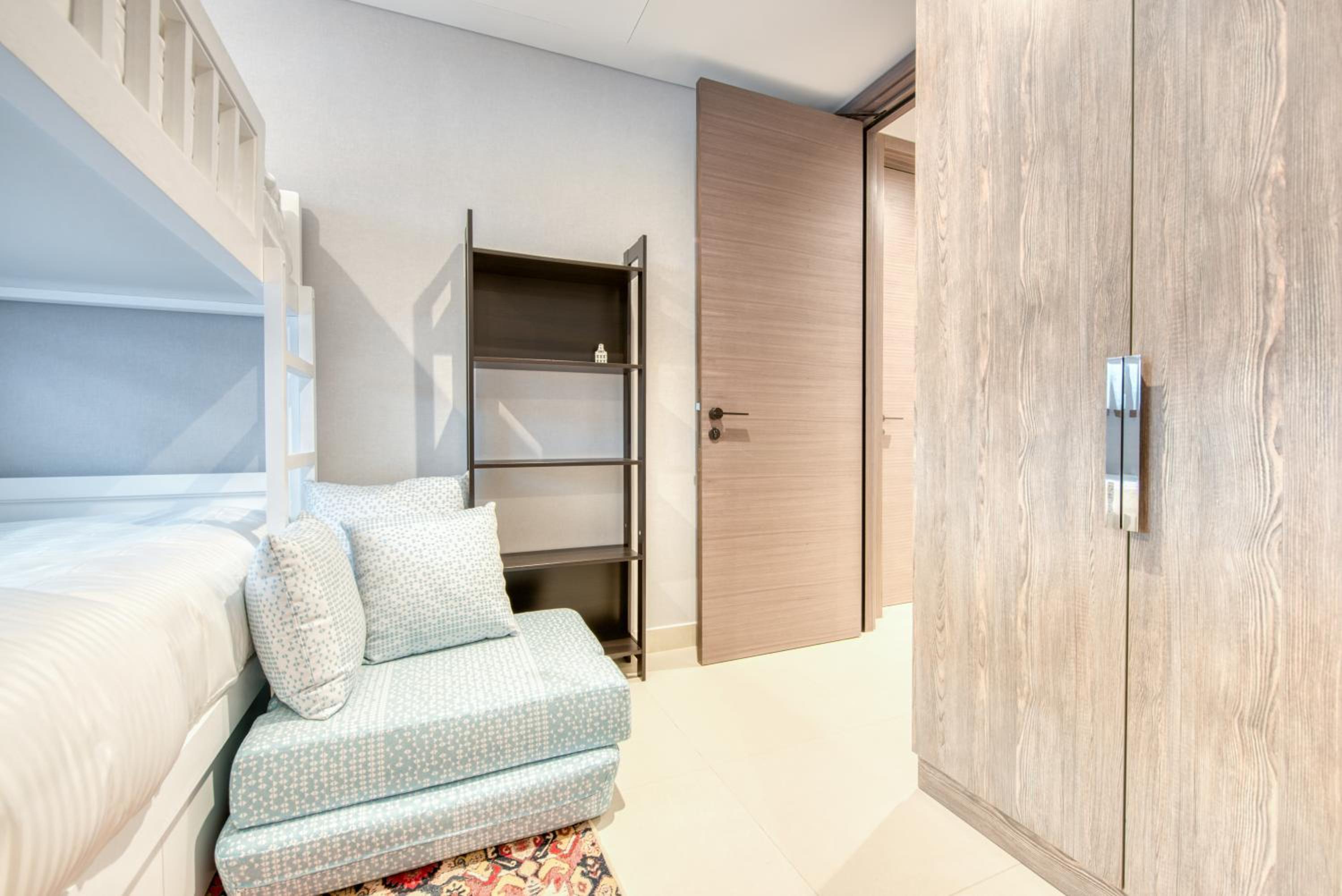Palm Jumeirah Luxury Apartments by Propr