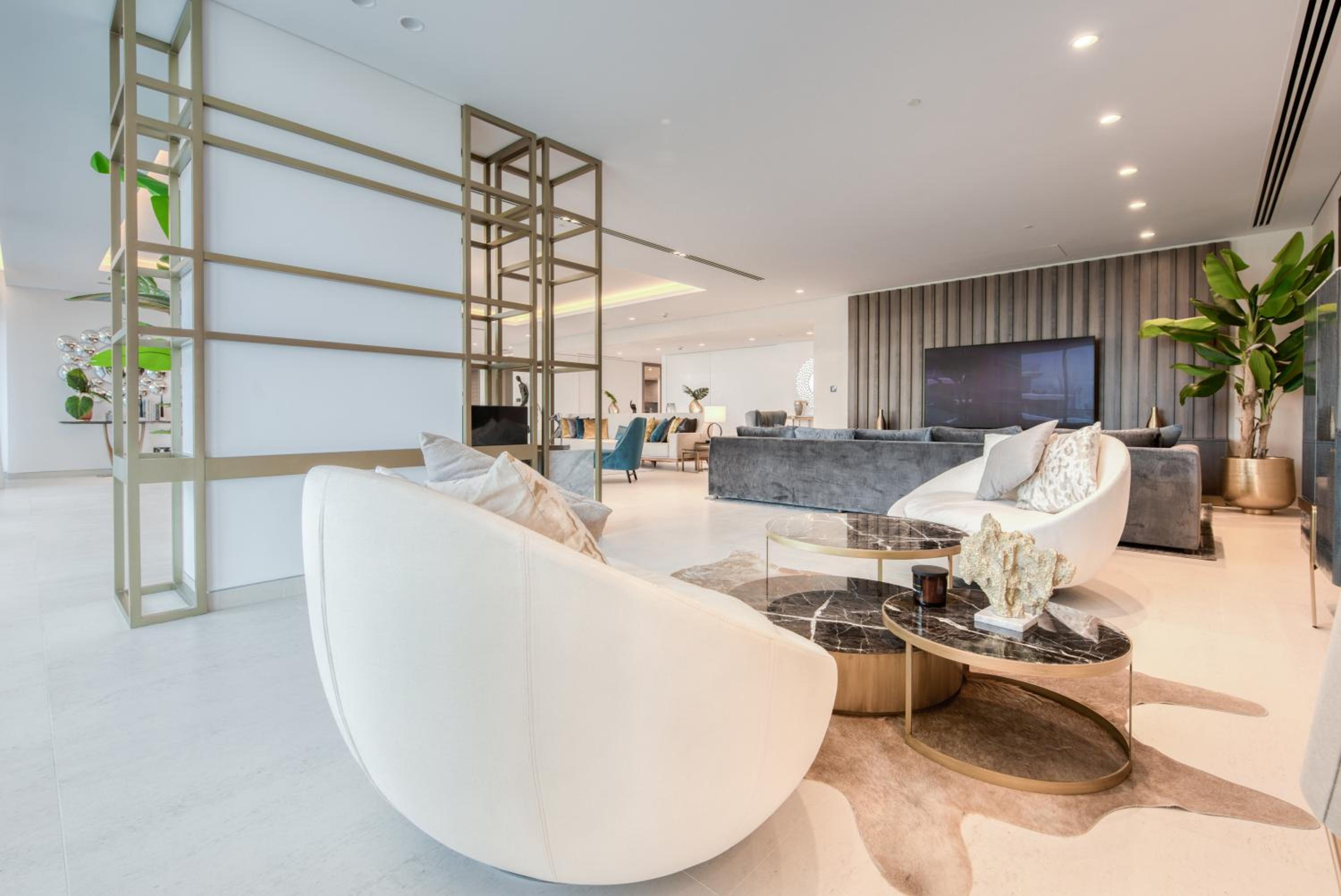 Palm Jumeirah Luxury Apartments by Propr