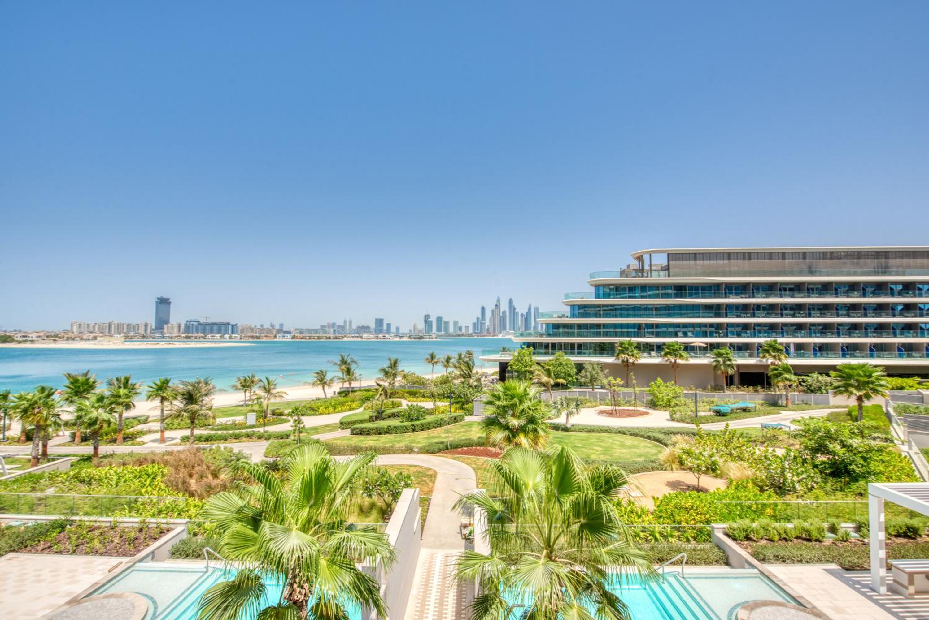 Palm Jumeirah Luxury Apartments by Propr