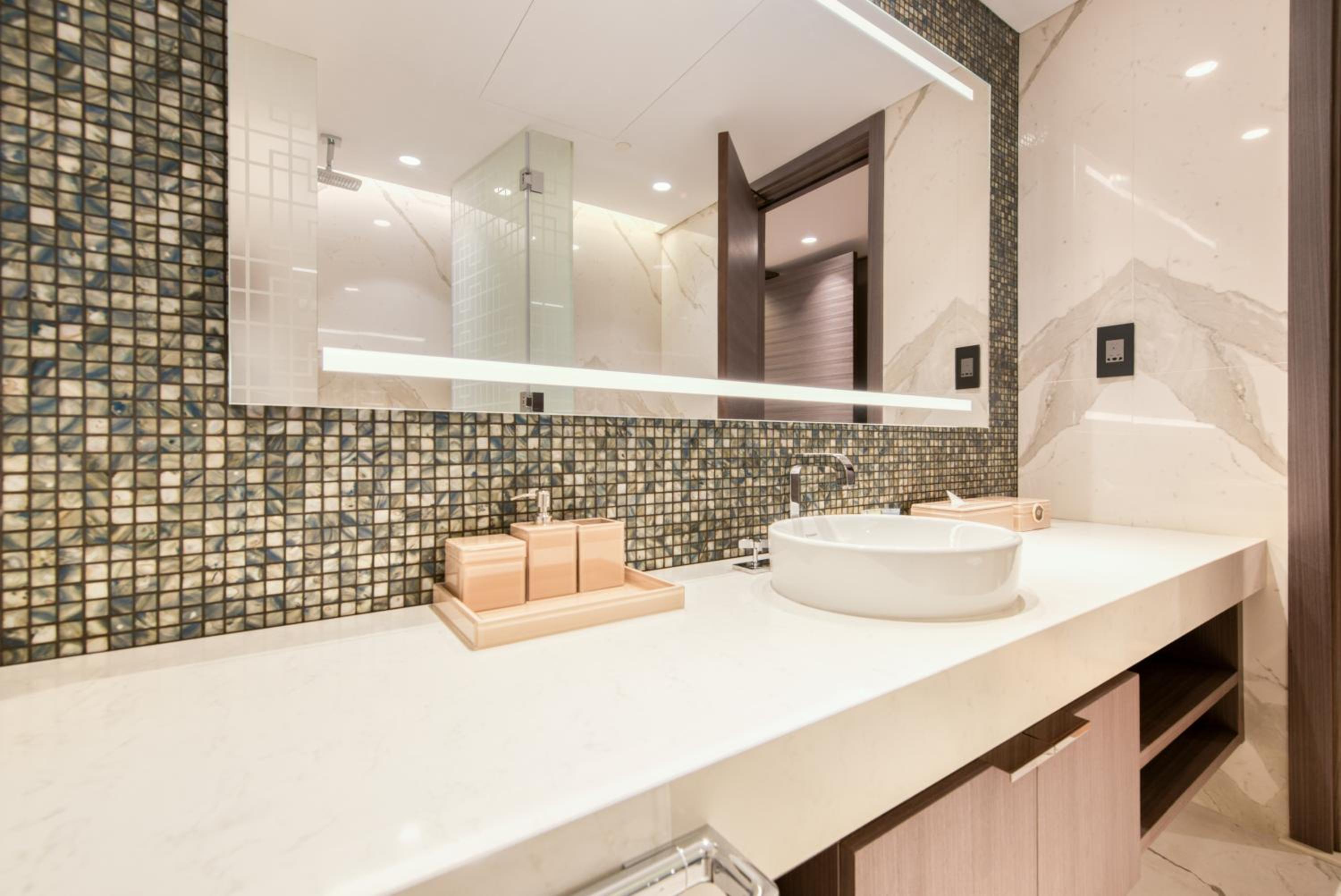 Palm Jumeirah Luxury Apartments by Propr