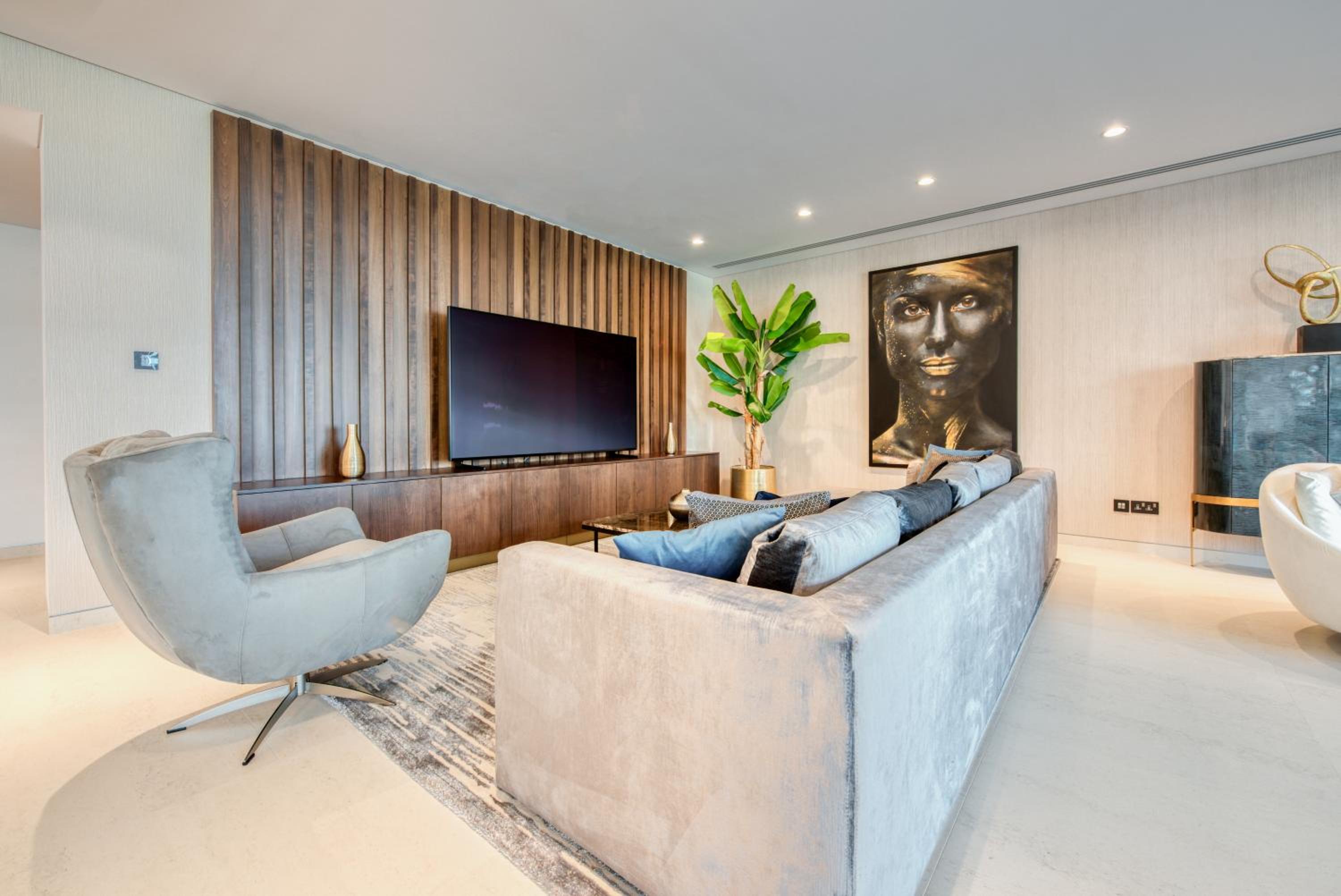 Palm Jumeirah Luxury Apartments by Propr