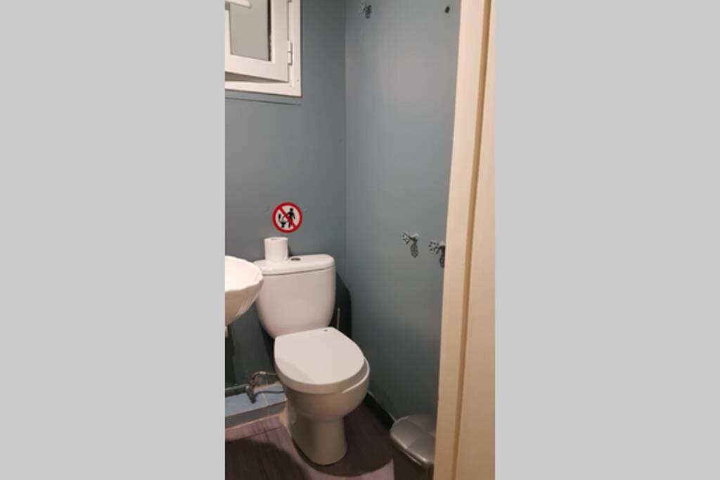 Blue Apartment - Athens Center, 4 BD, 2 BATH