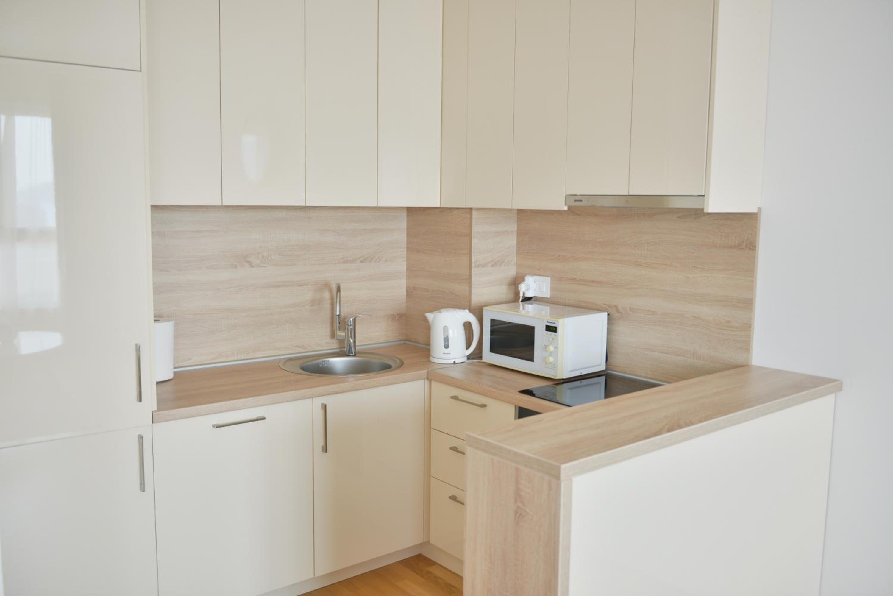 Tramonto Onebedroom apartment with sea view in Becici photo 4