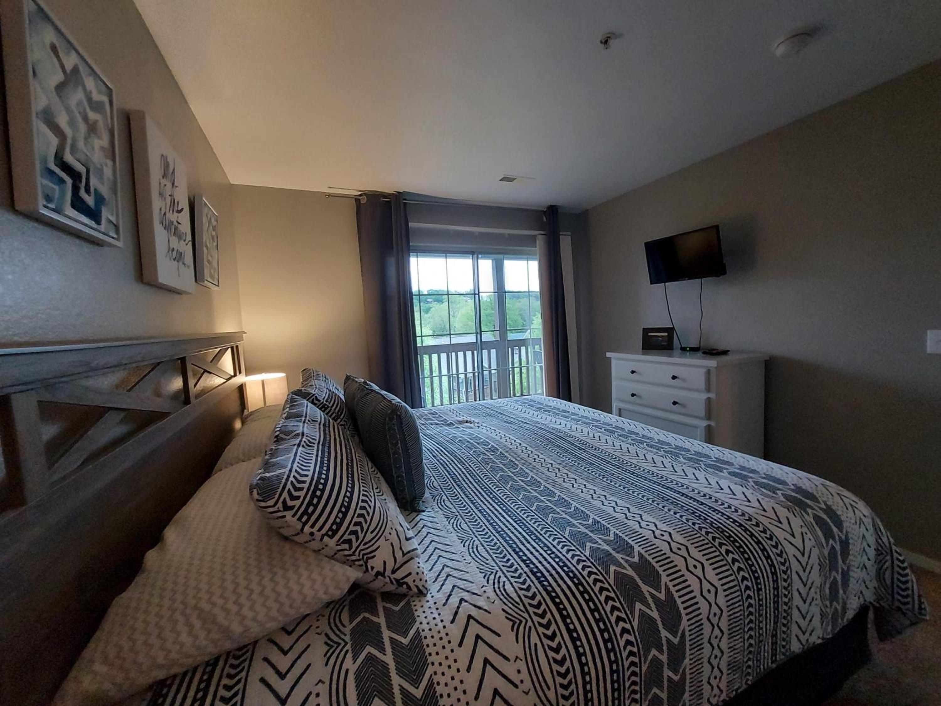 Placid Place - Walk To Marina - Fishing - Stylish - Boat Rentals - Central Spot!