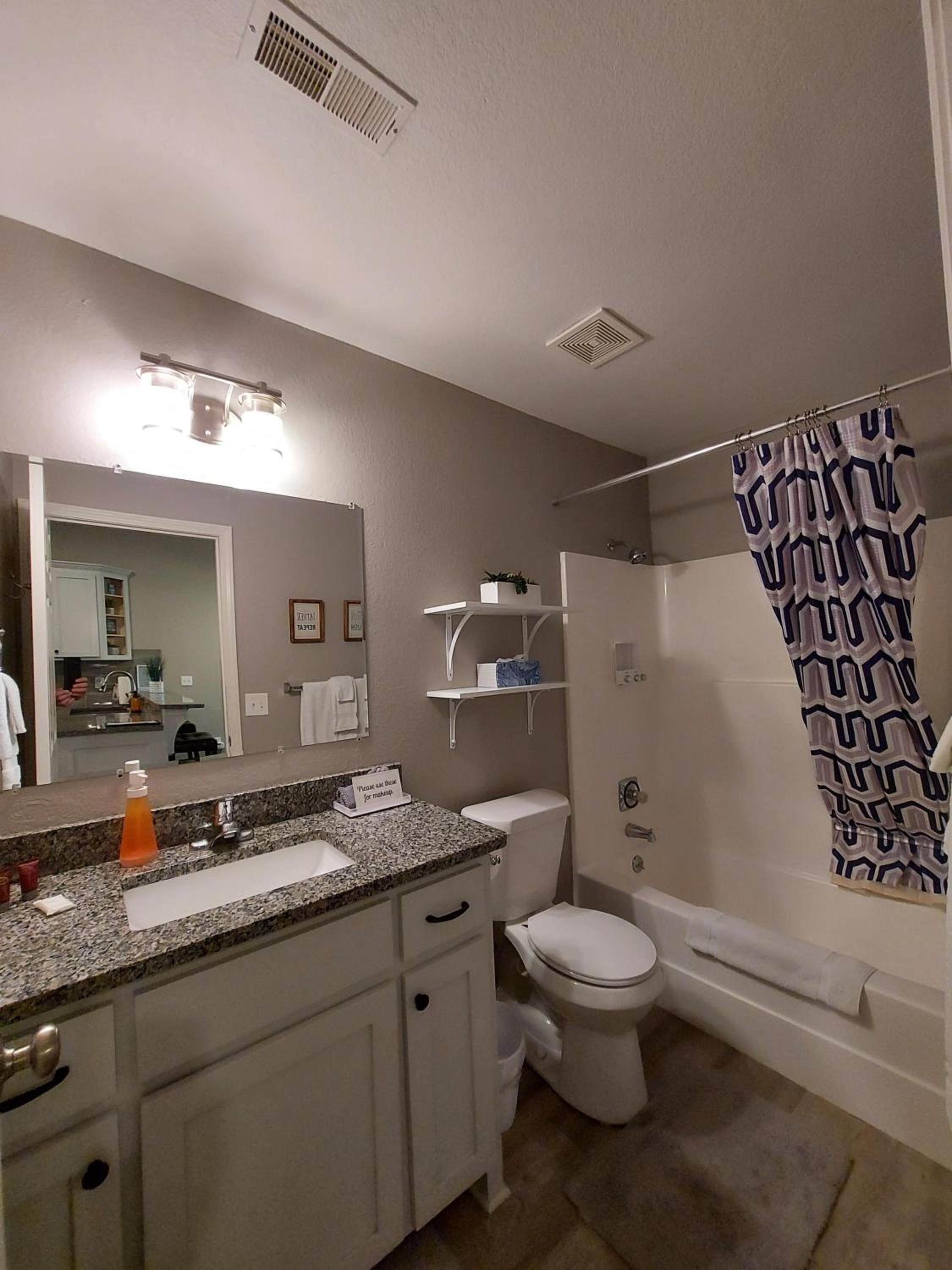 Placid Place - Walk To Marina - Fishing - Stylish - Boat Rentals - Central Spot!