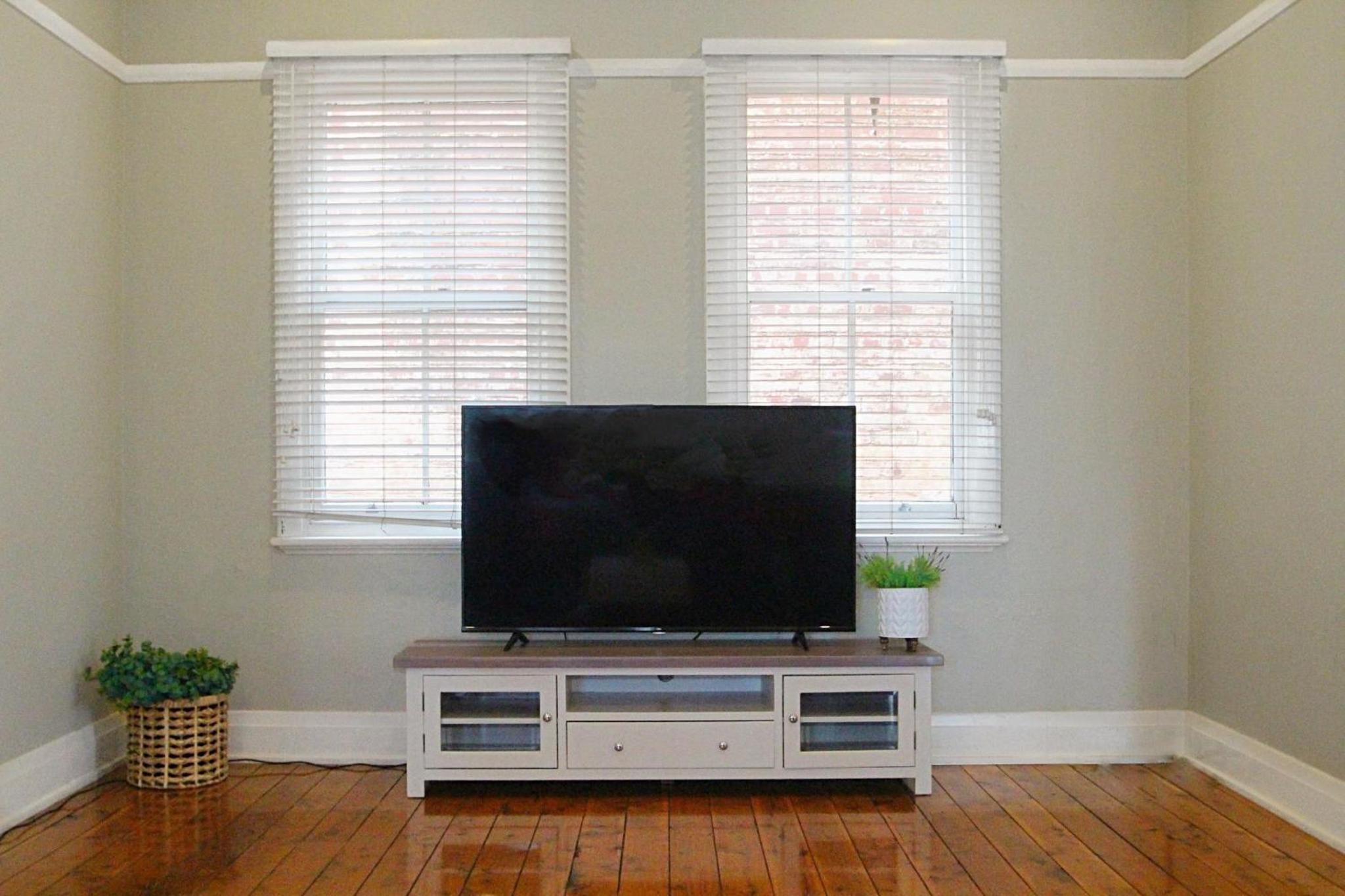 Waterviews - Hidden Gem in CBD - Sleeps 10