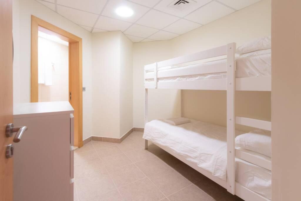 5 min walk to Five Palm -spacious (200M2) 3BR+kids