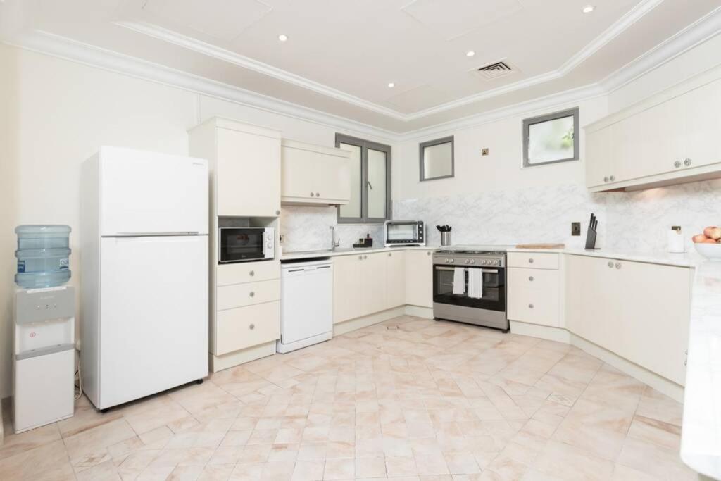 Villa Quinta on Palm Jumeirah - 5 BR + kids room