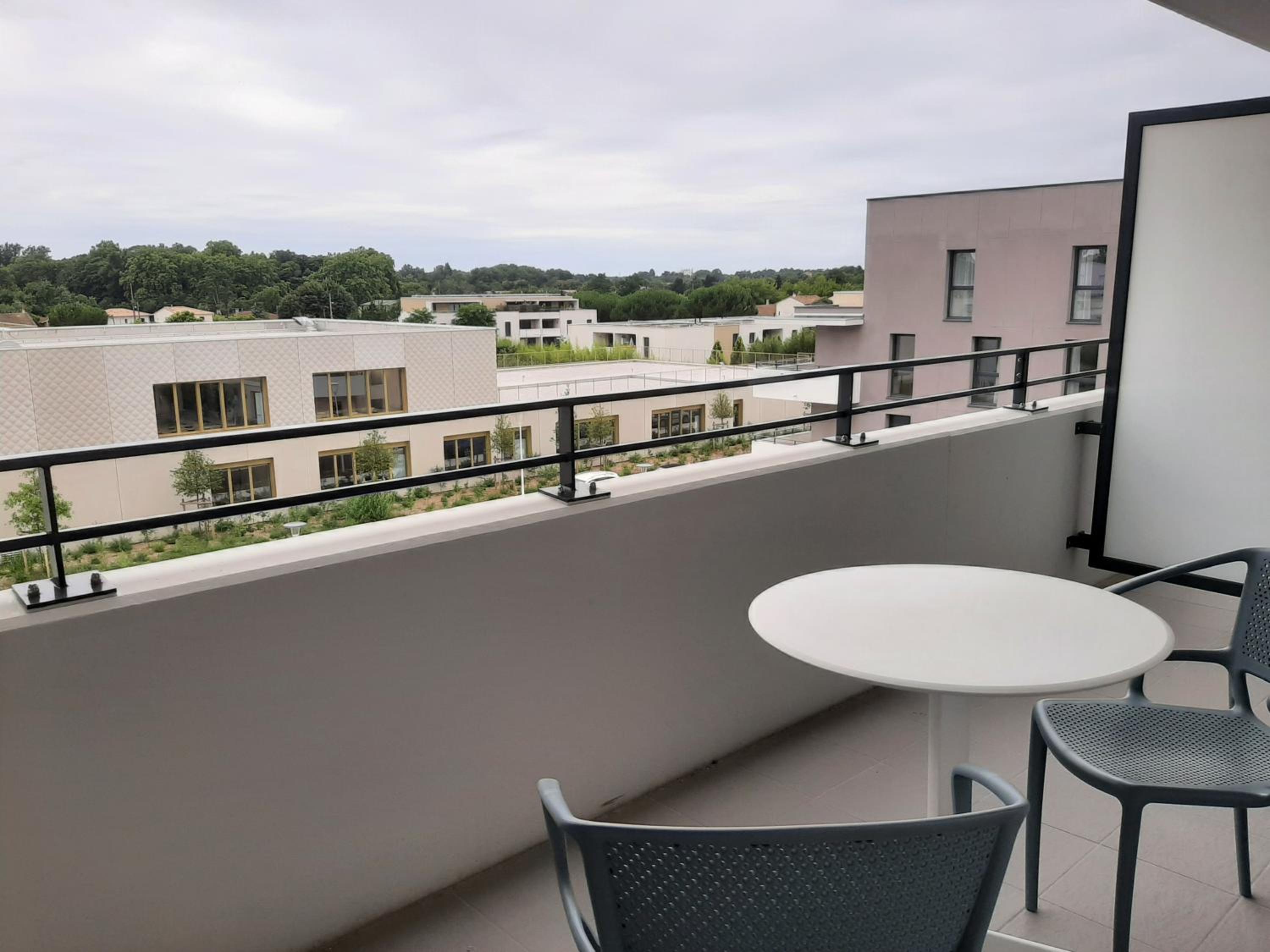 balcony