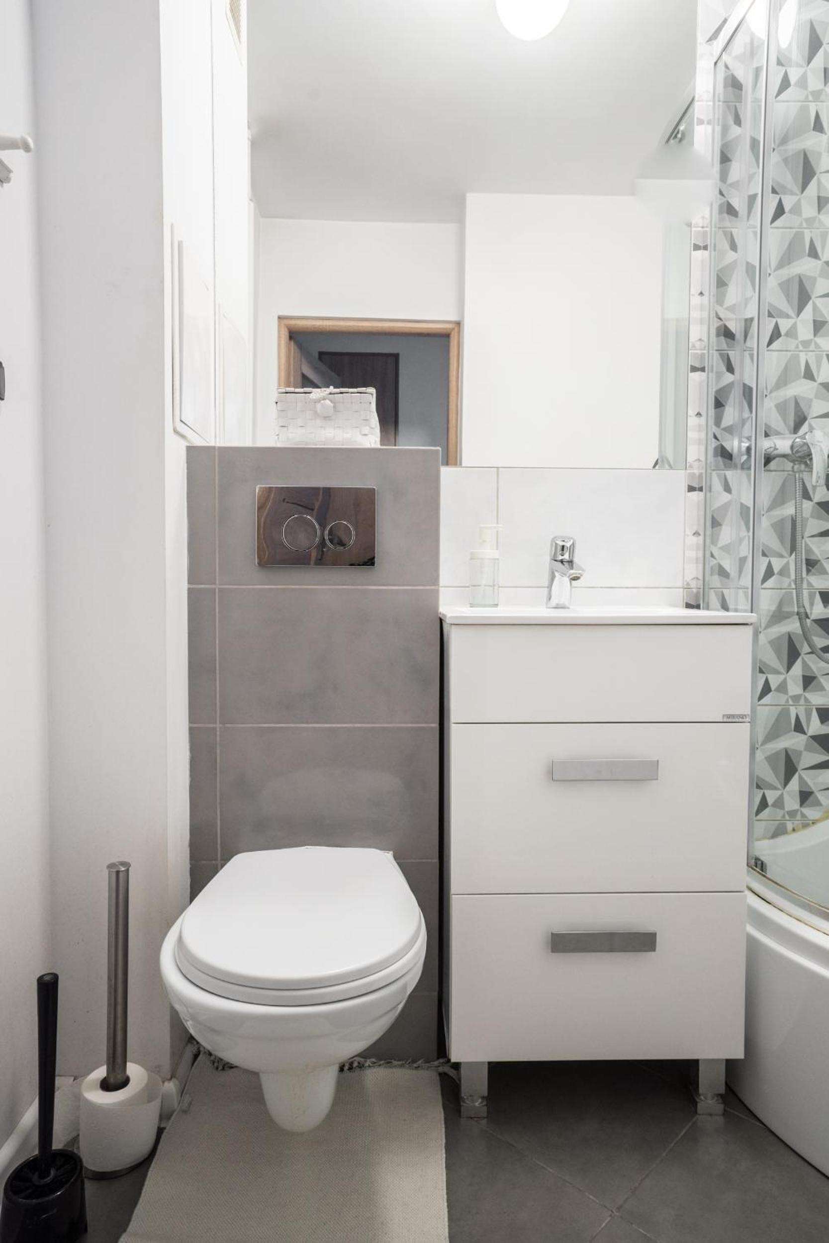 oompH Warsaw Central Apartment