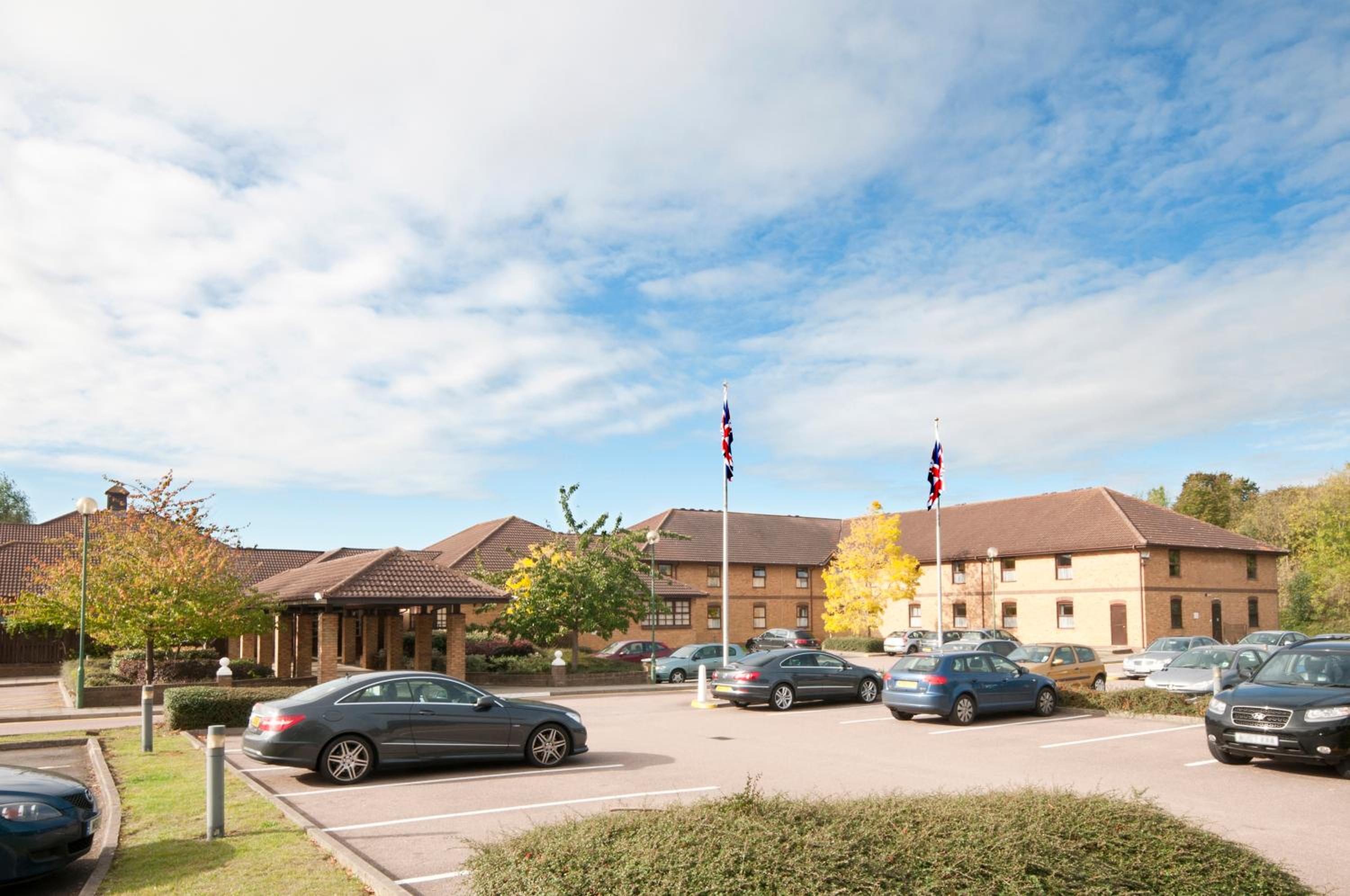Peterborough Vacations - Dragonfly Hotel Peterborough - Property Image 1