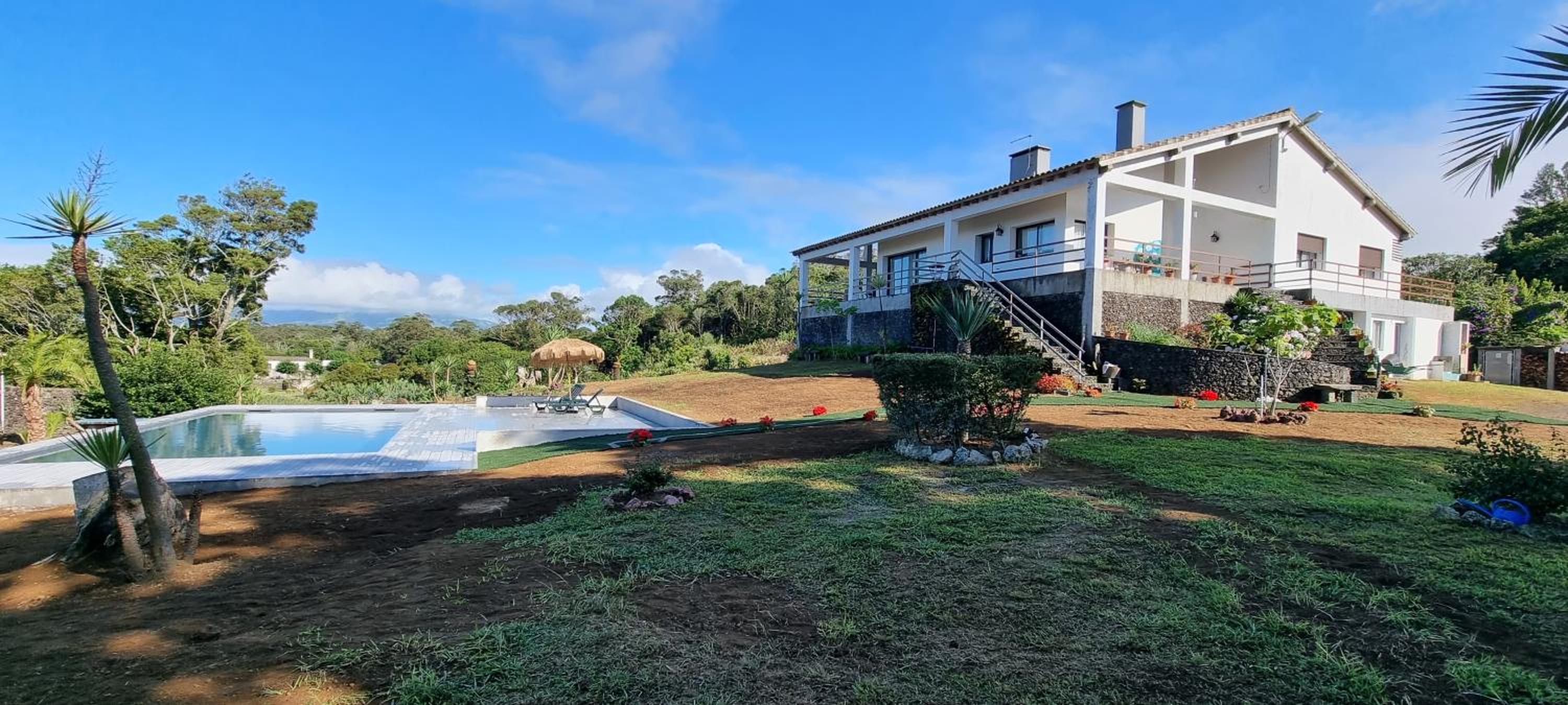 Casa das Hortências view 3