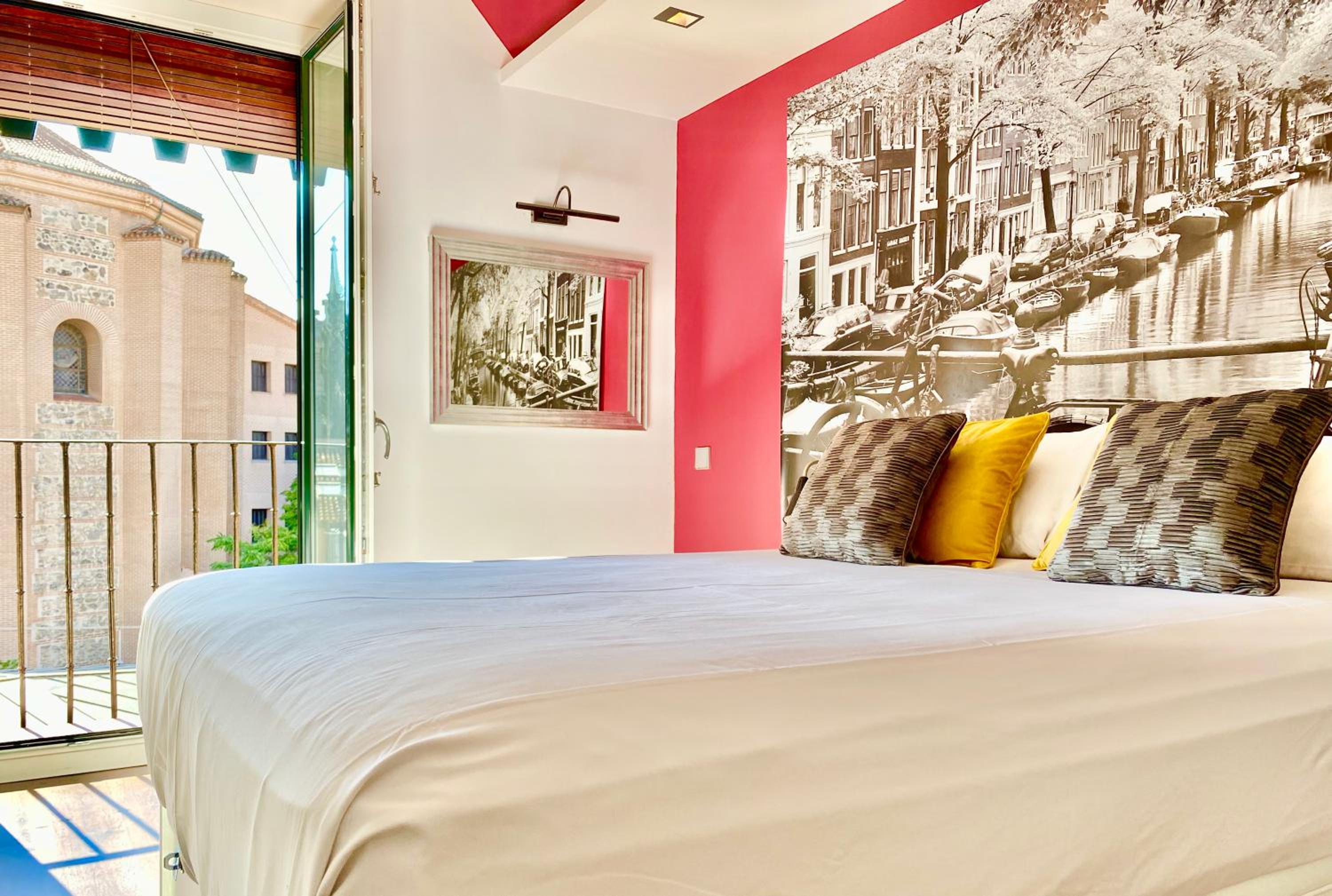 Charming Exclusive La Latina