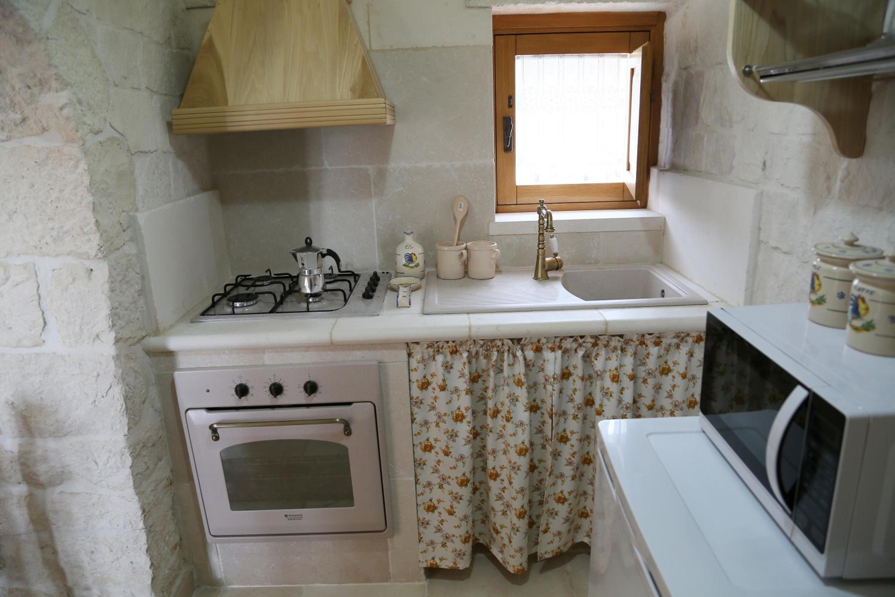 Trullo Montetrecarlini view 2