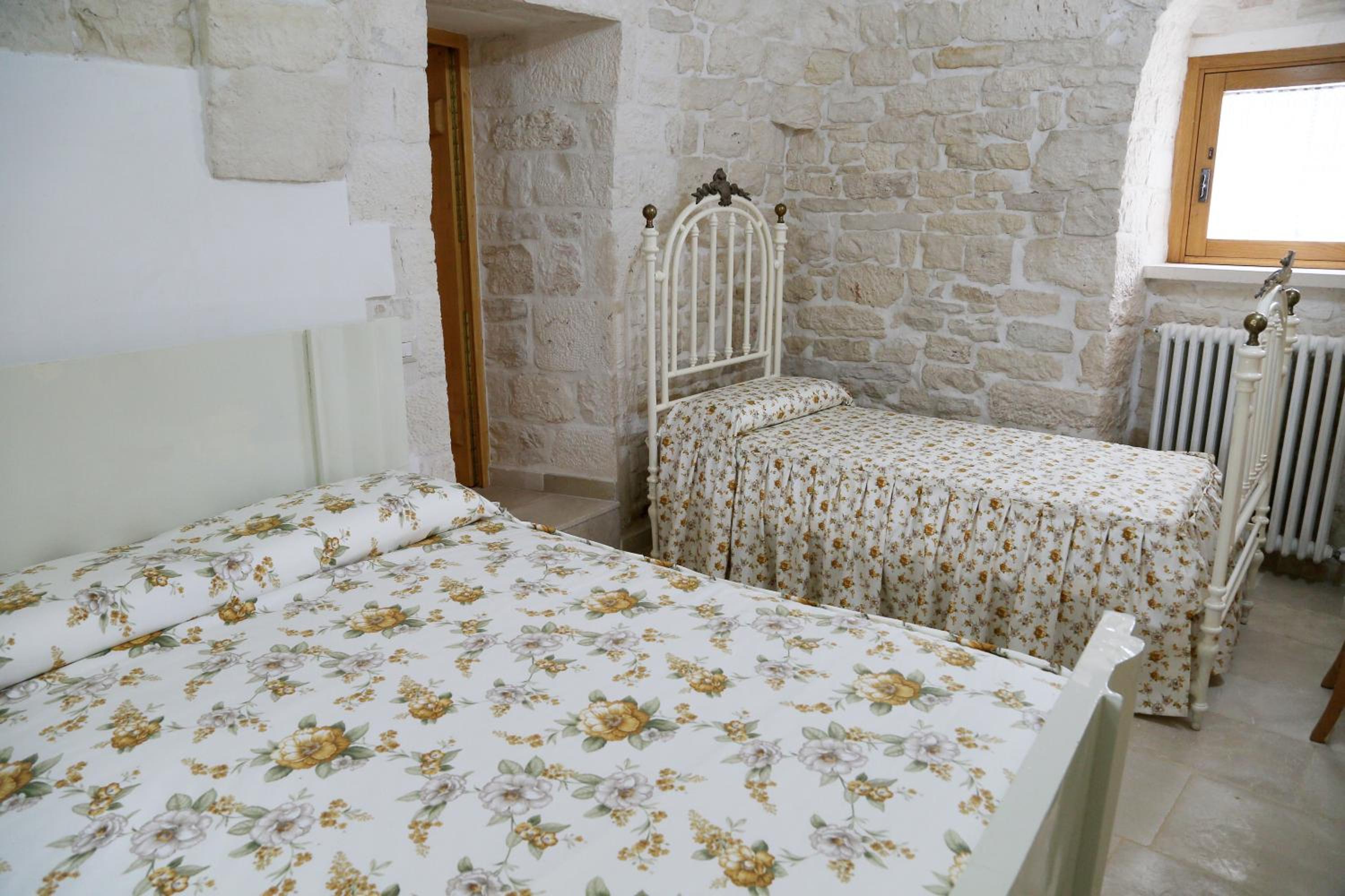 Trullo Montetrecarlini view 4