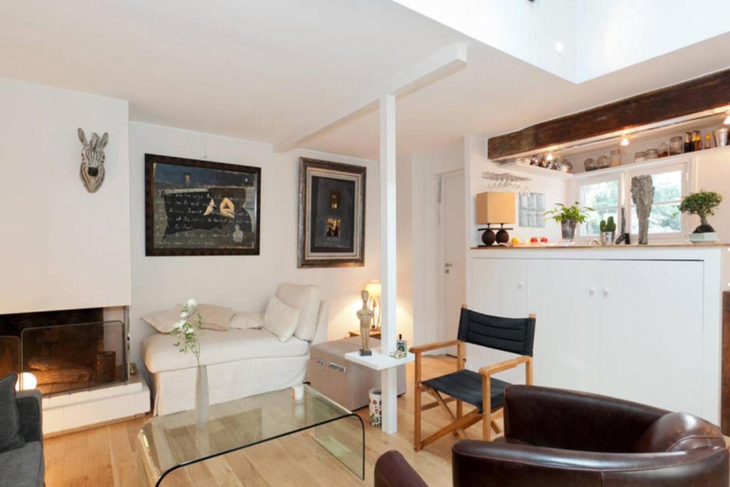 Beautiful 1 Bedroom Home In Paris