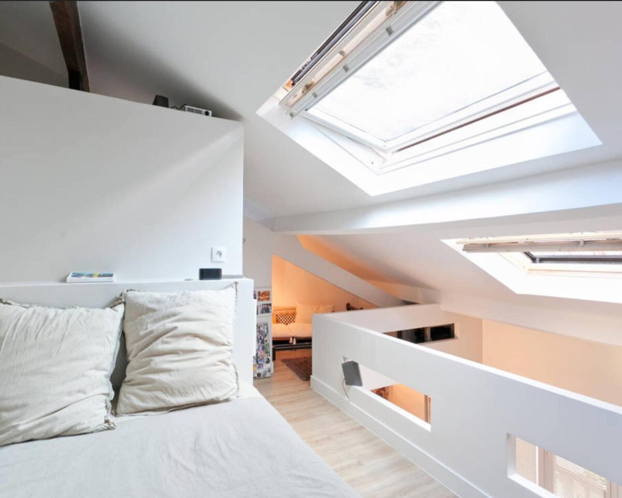 Beautiful 1 Bedroom Home In Paris