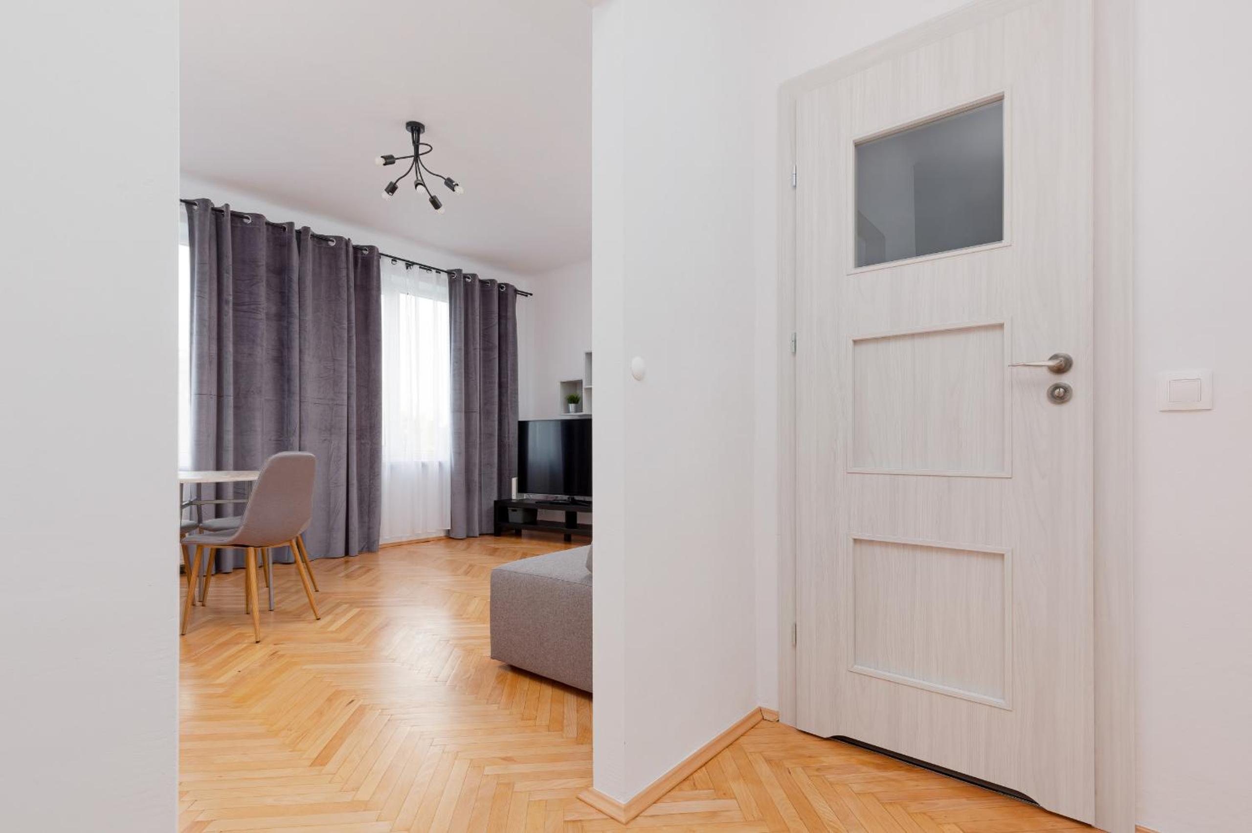 Kamienica Stanisława Augusta Warszawa by Renters view 4