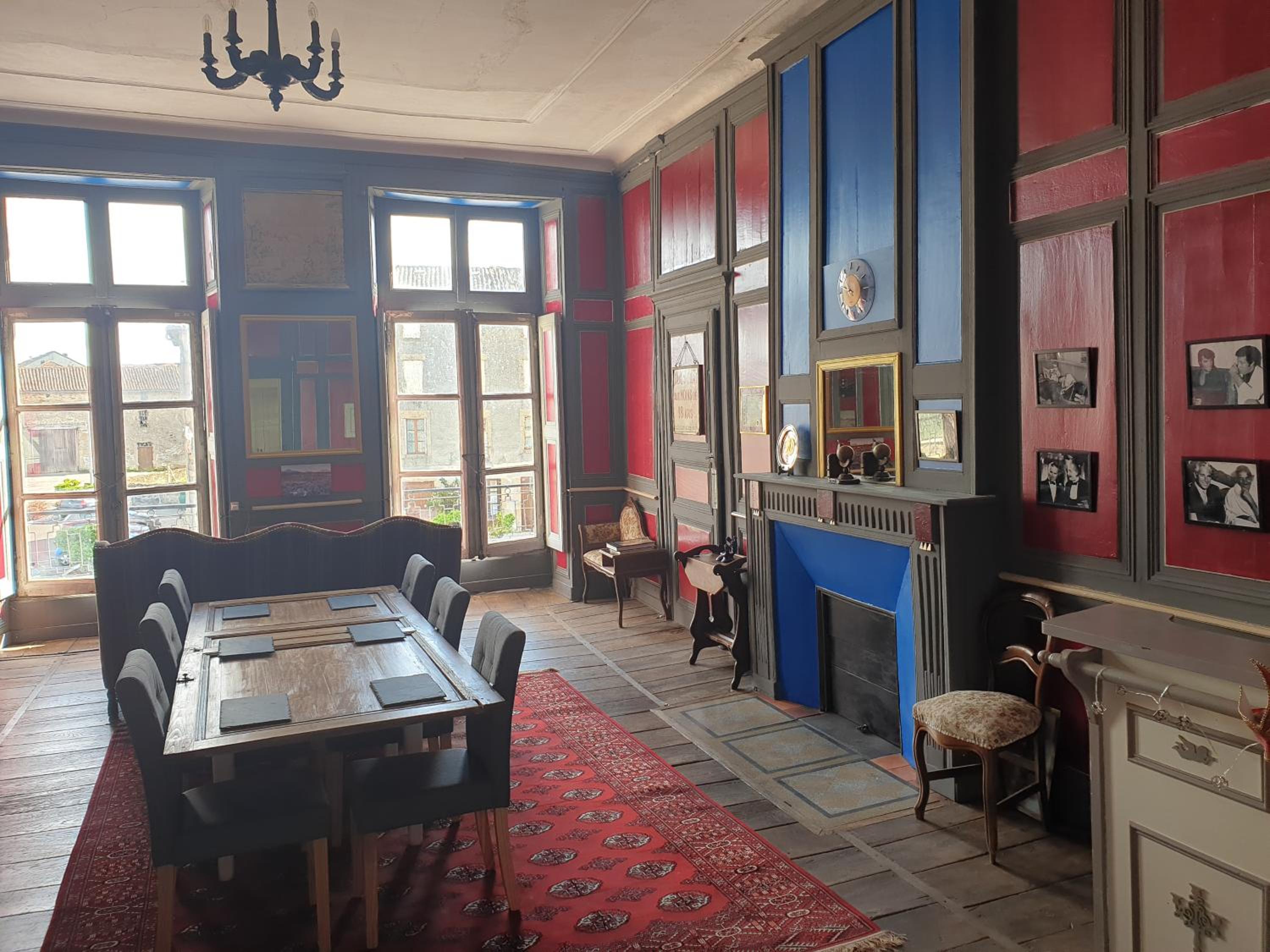 Le Chateau view 4