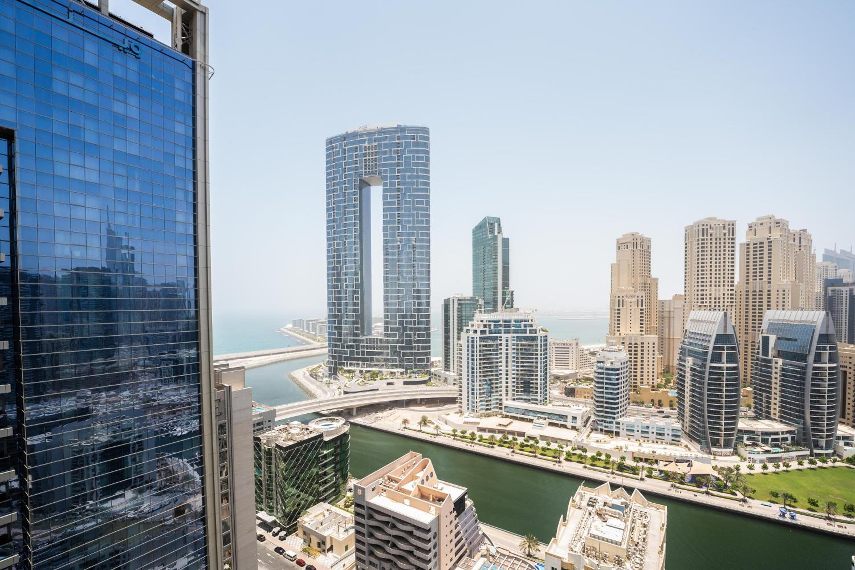 FAM Living - Marina Marvel - Studio Apartment with Breathtaking Views in Studio One Tower