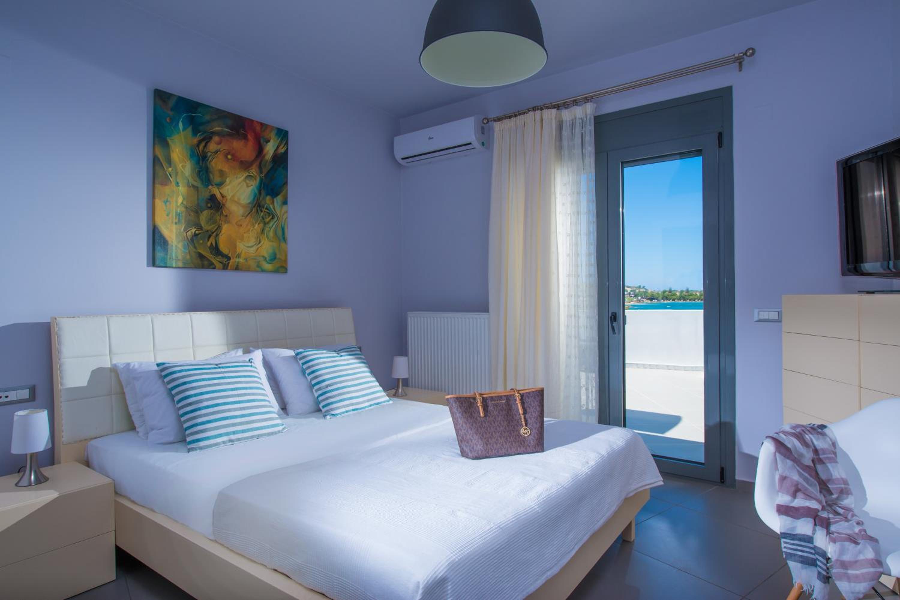 Coast Suite - Luxury Central Beach House view 3