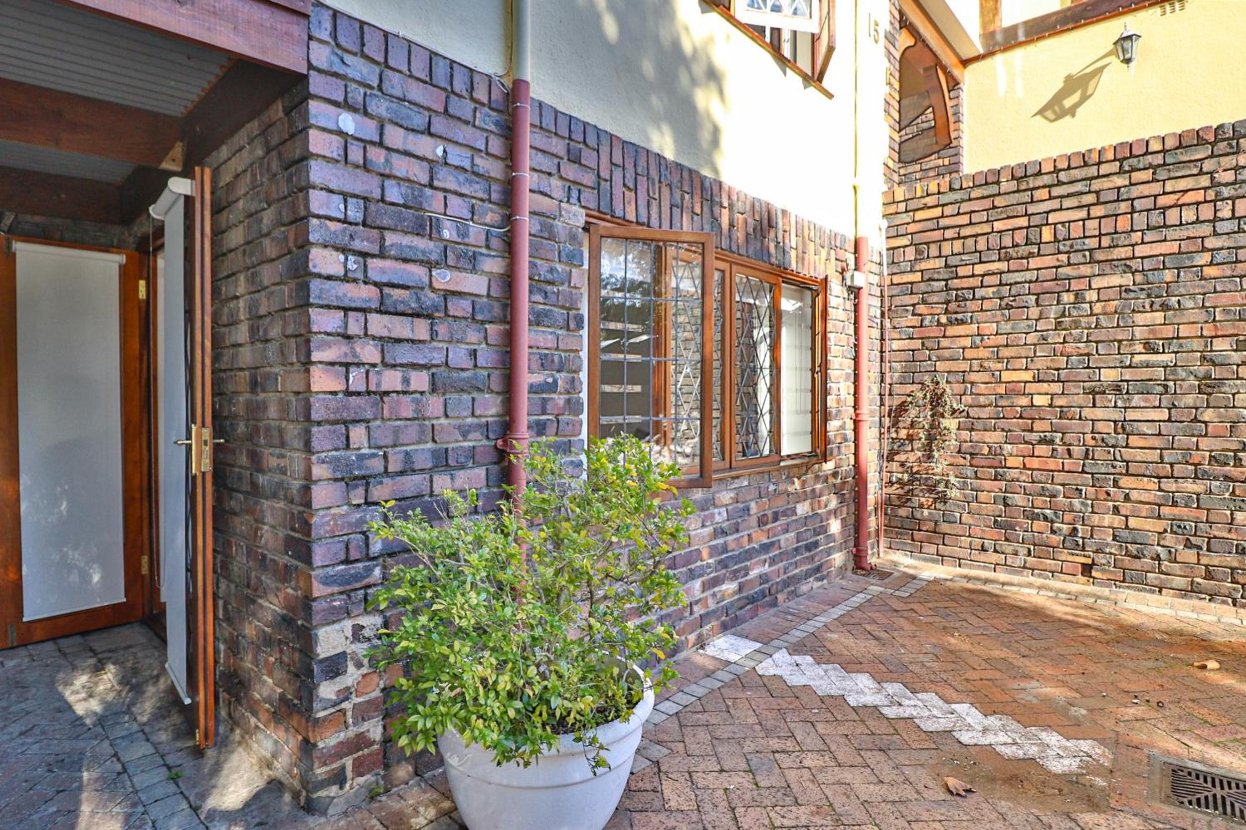 Knightsbury Guest House