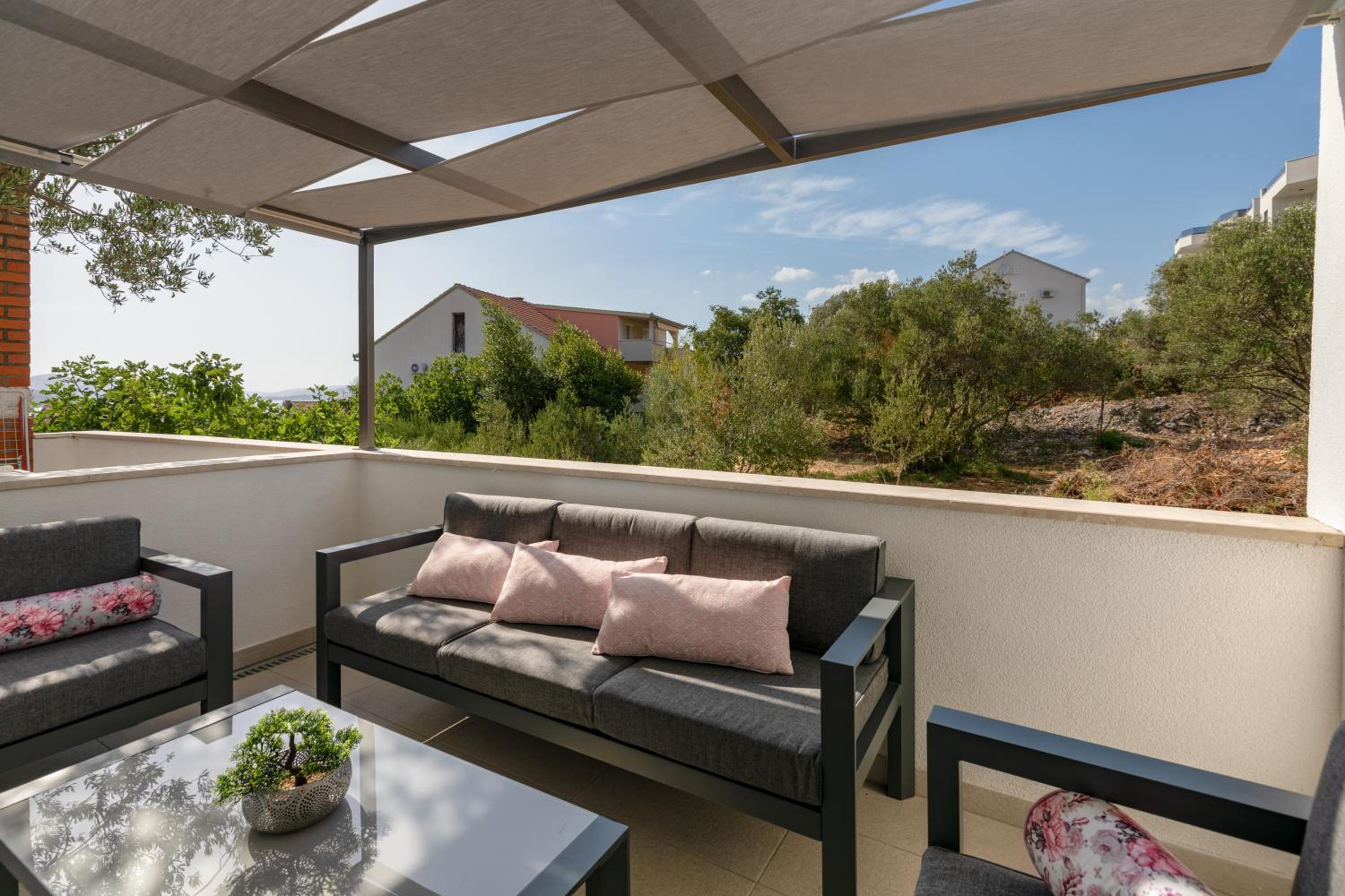 Luxury Apartment Aria view 4