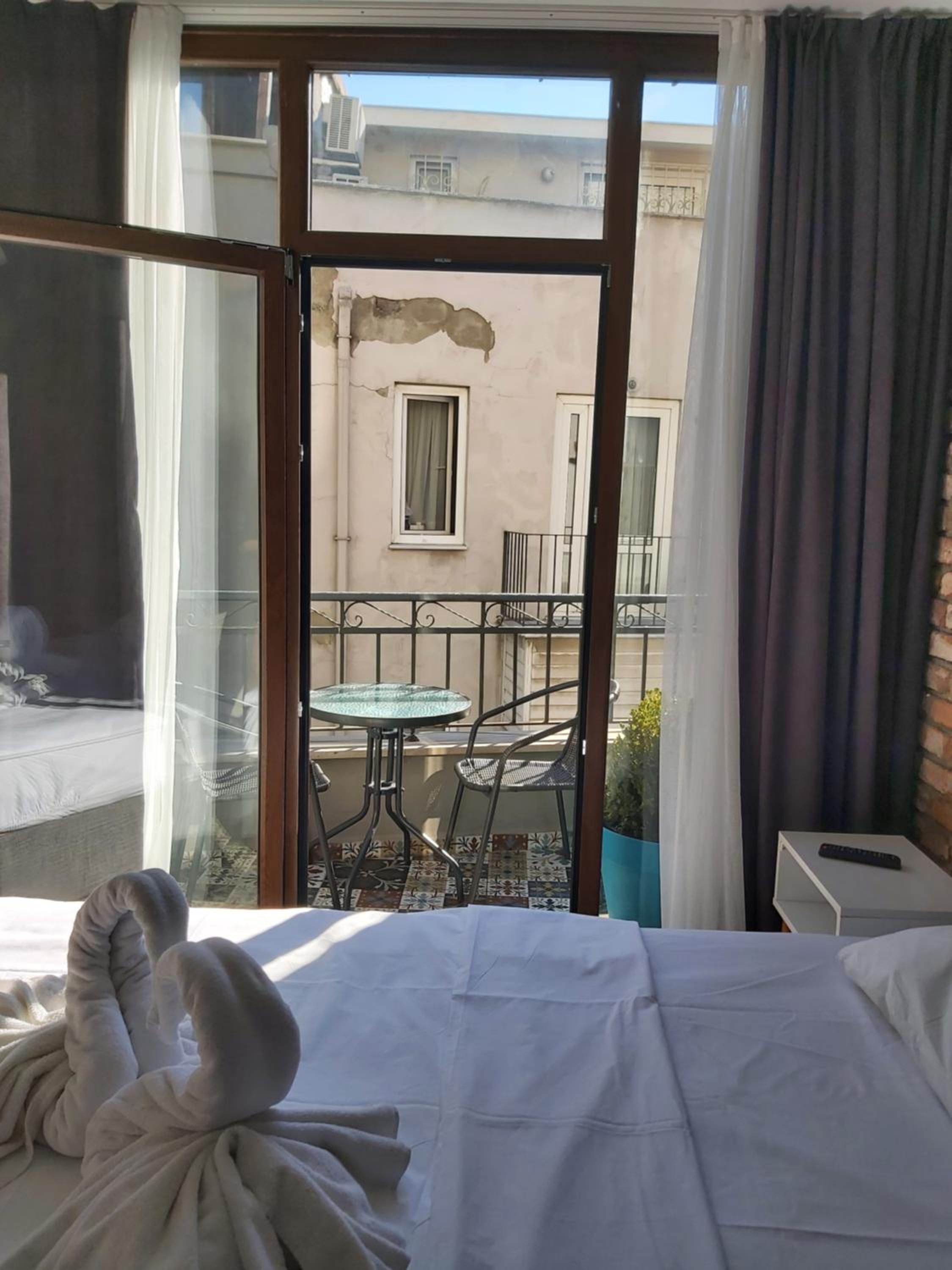 balcony