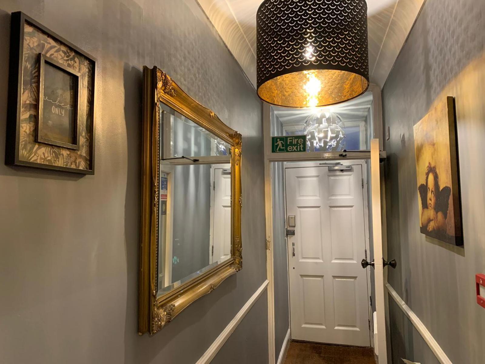 Weslie Guest House