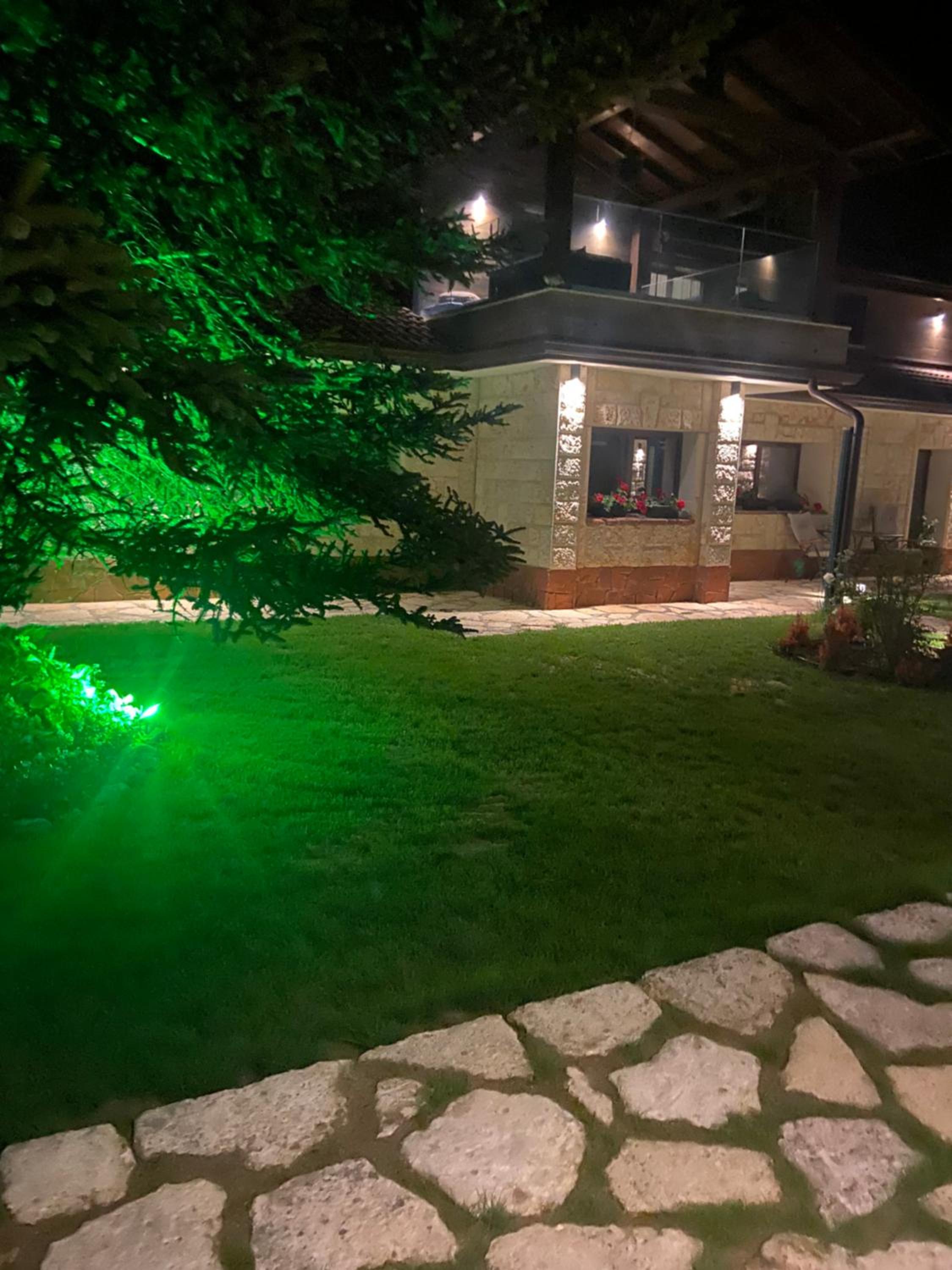 Photo 18