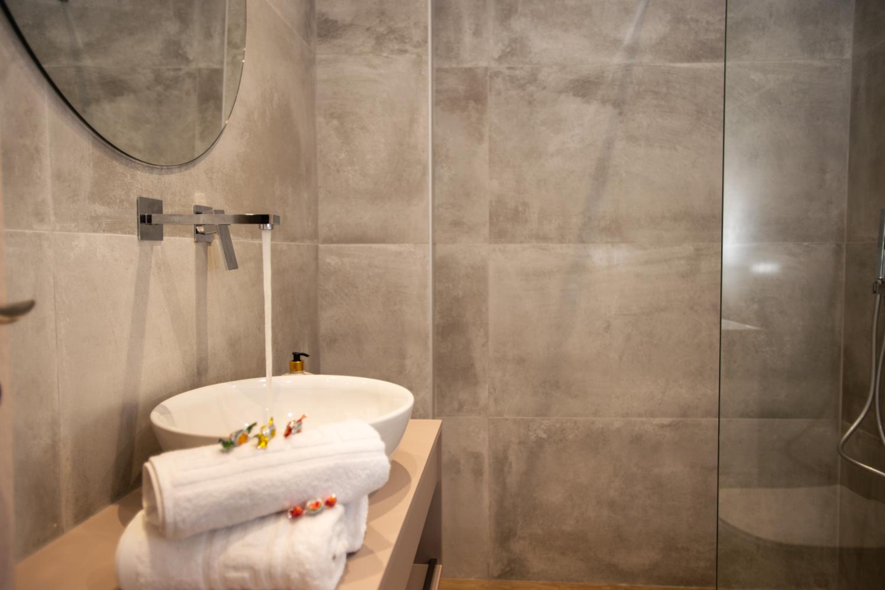 Raeti Apartments