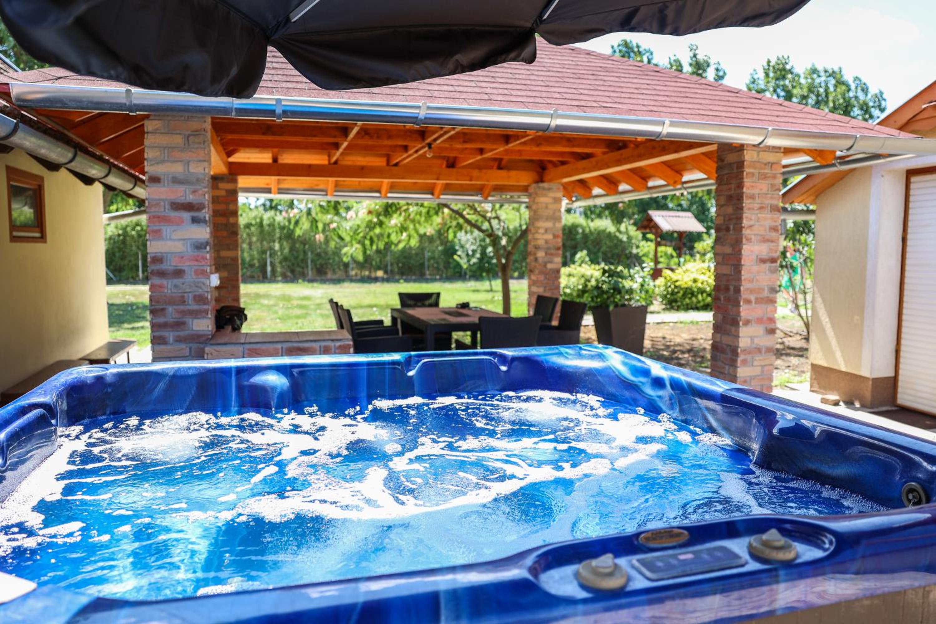 Levendulás Tanya Szarvas - Jakuzzi és medence view 3