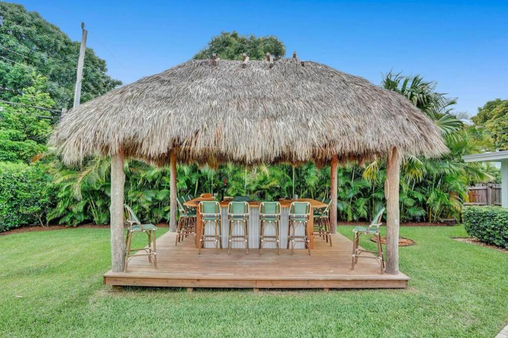 TIpsy Tiki Paradise - A FL Tropical HEATED Pool Retreat