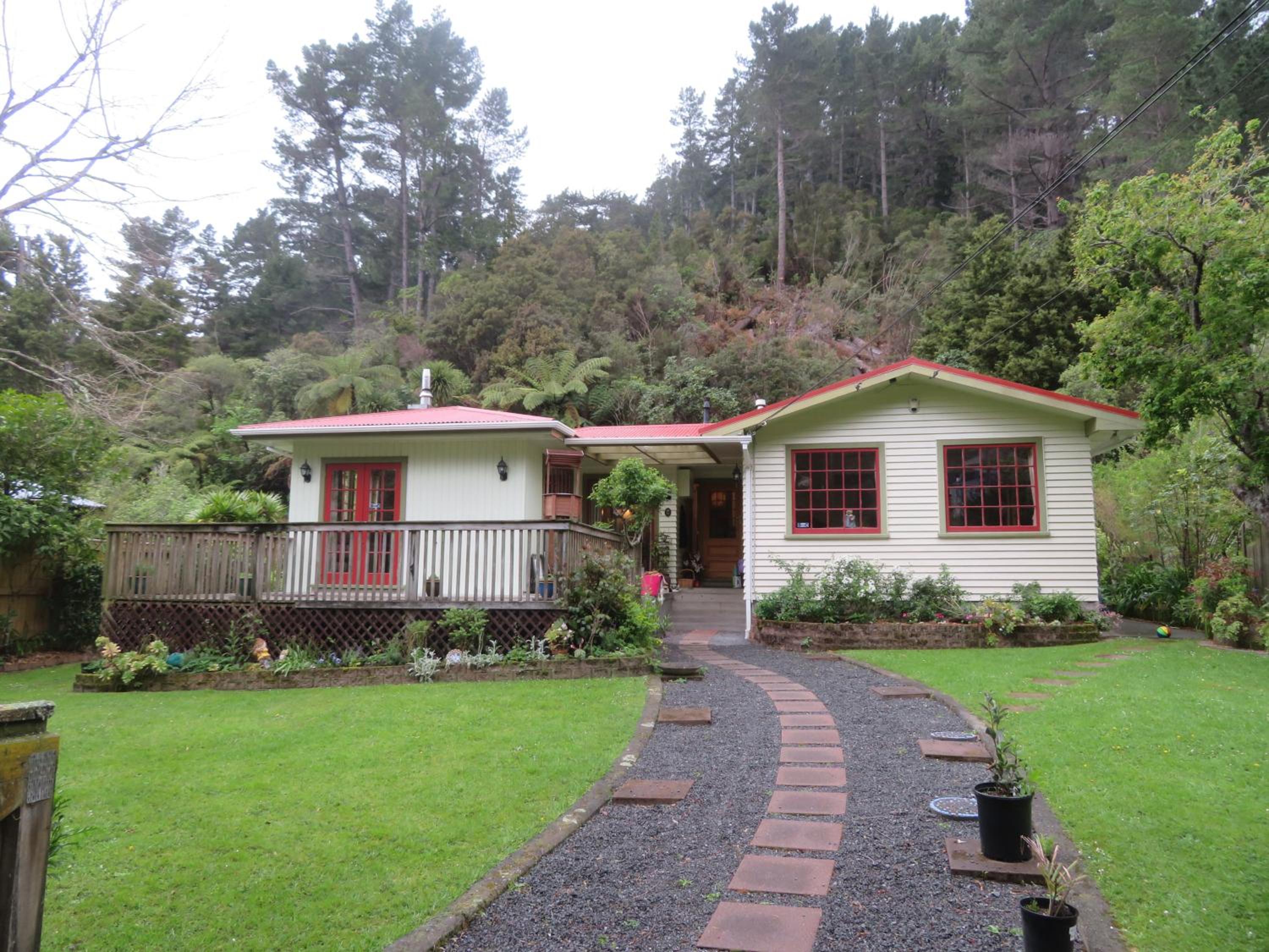 Twin Totara Cottage