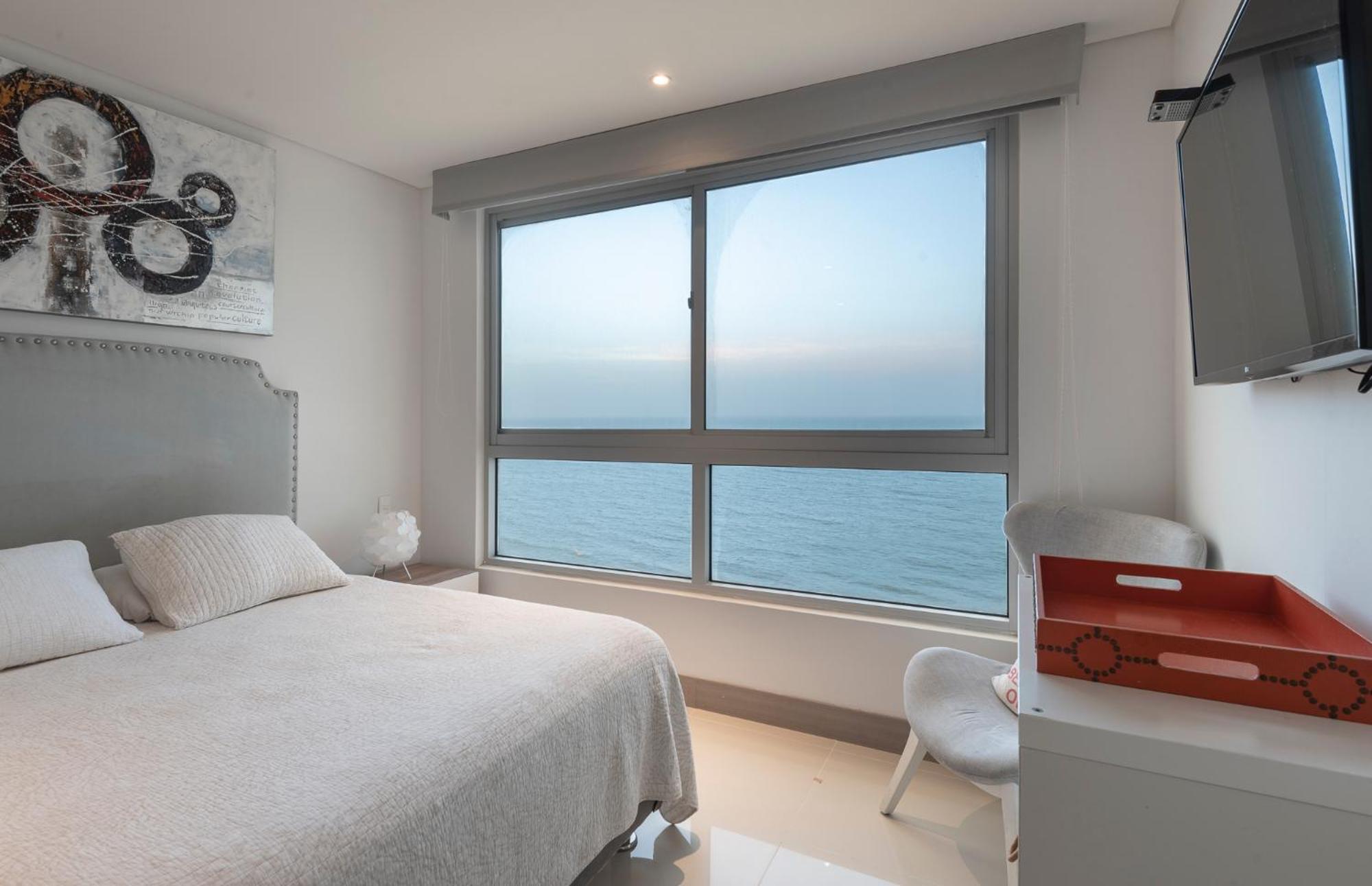 Relaxing 1 BR Beachfront Apartment w Wifi and Pool