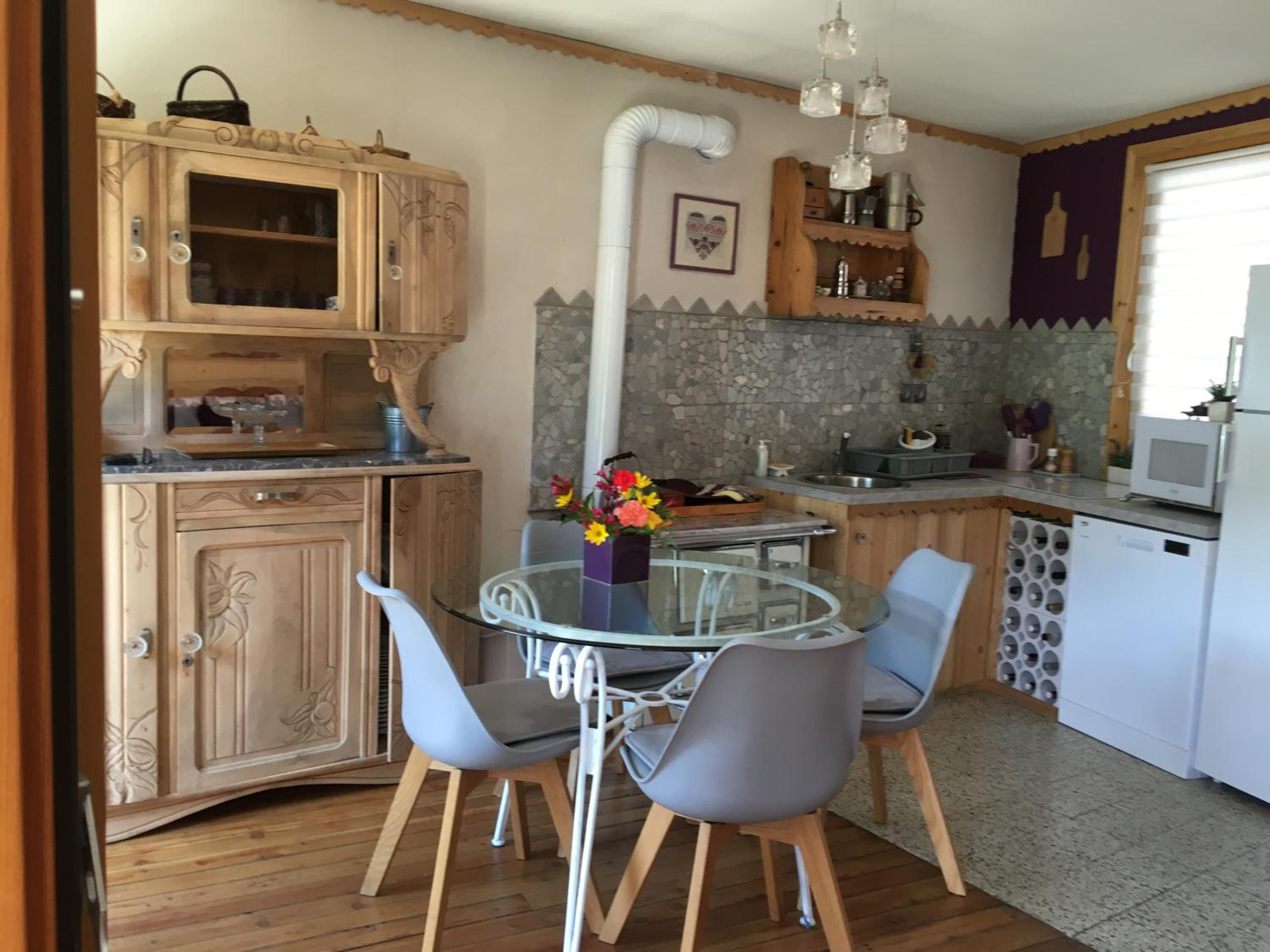 Maison de campagne dans le village view 2