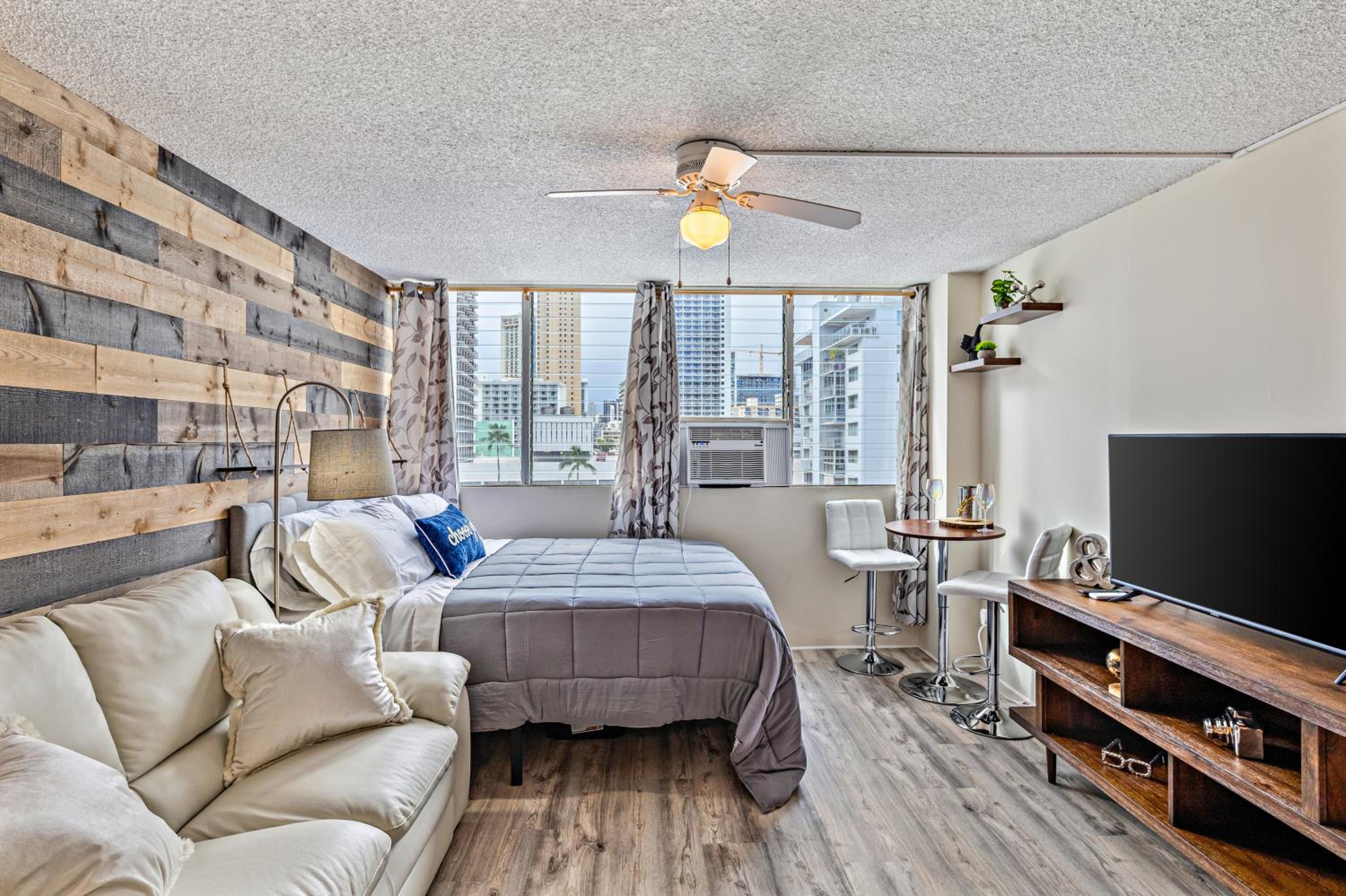 Modern WAIKIKI CONDO perfect for beach getaway! view 2