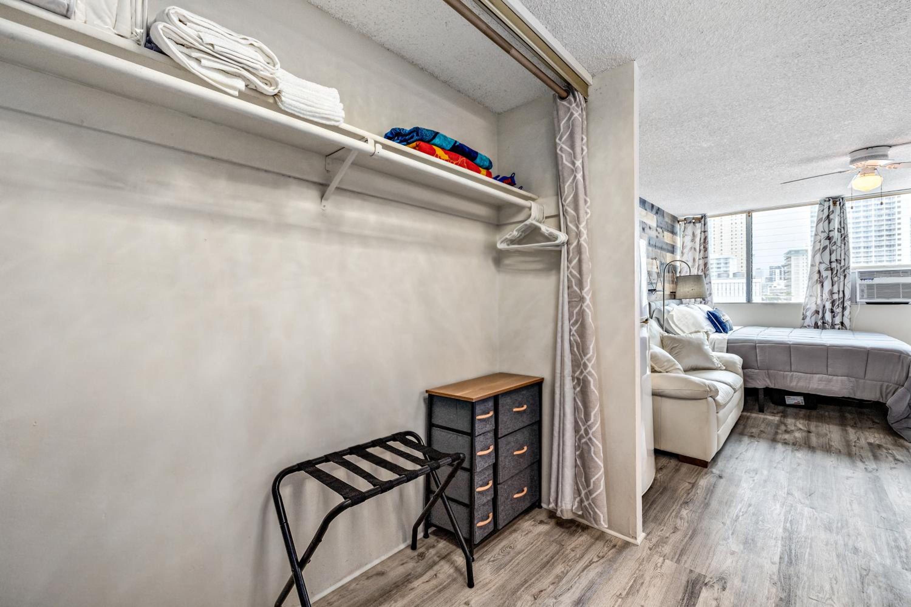 Modern WAIKIKI CONDO perfect for beach getaway! view 3