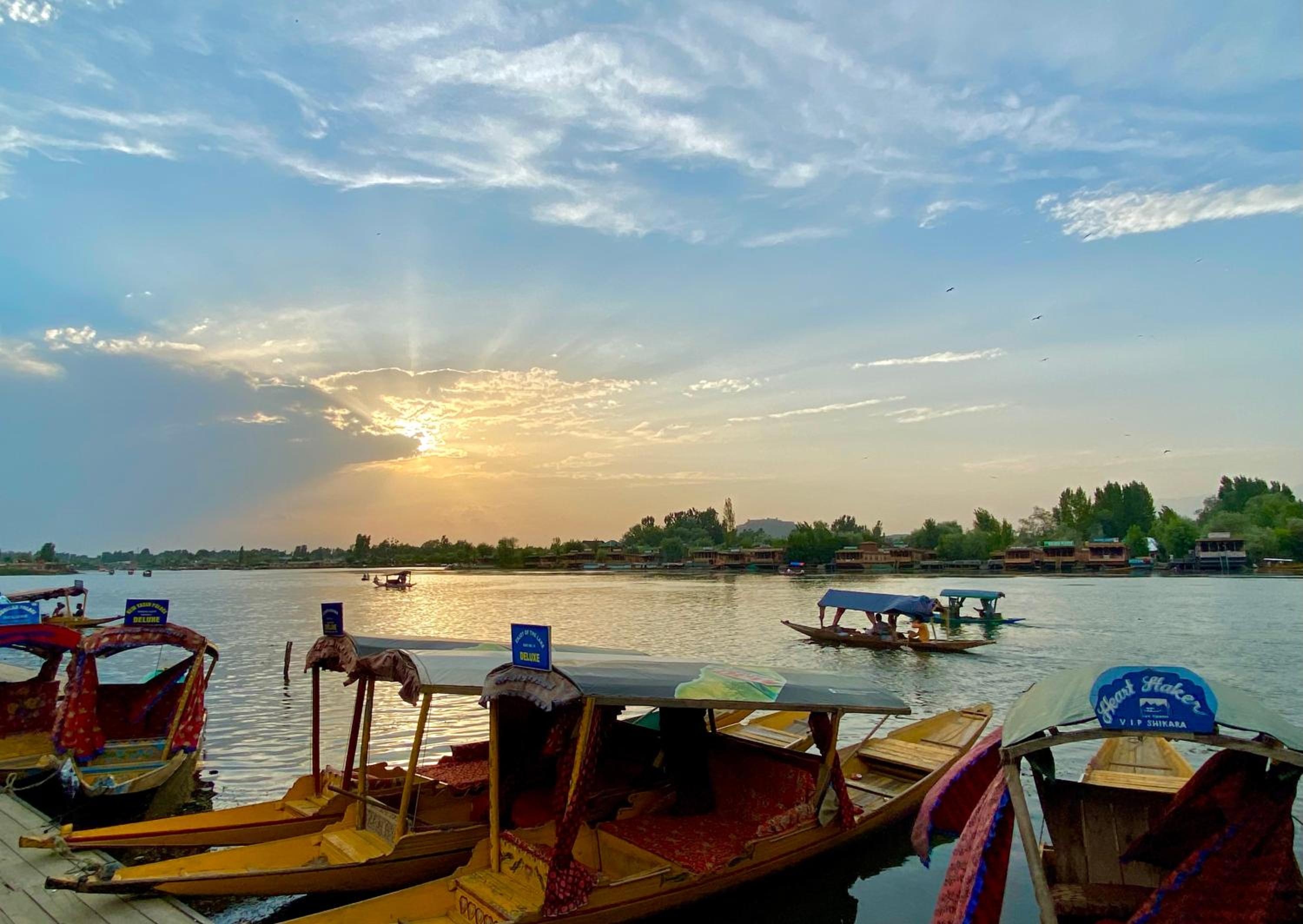 Green Paradise Houseboat - Centrally Heated