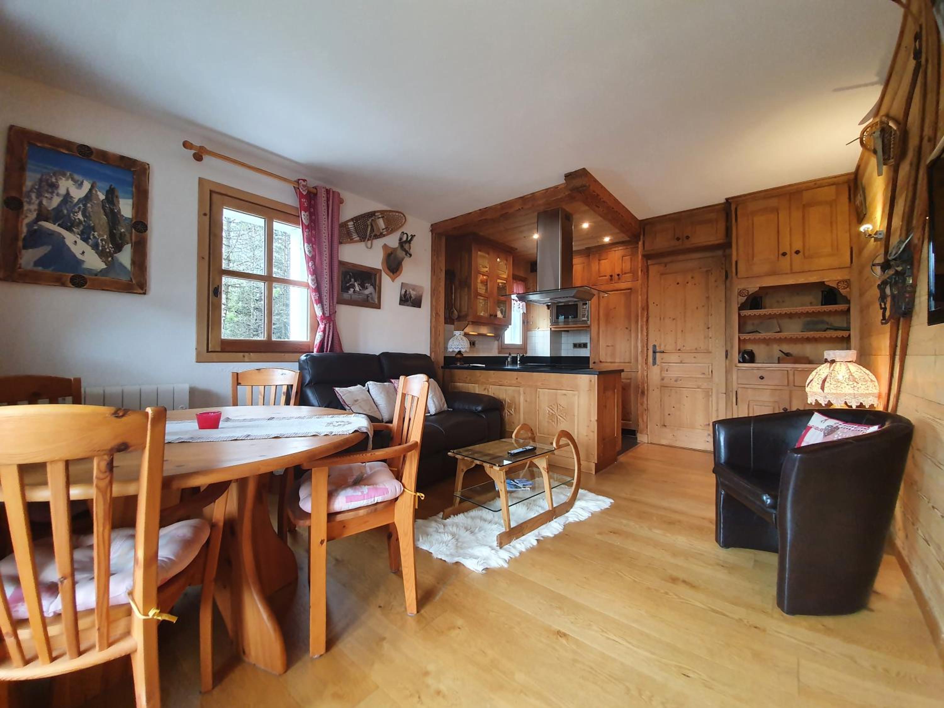 MAGNIFIQUE APPARTEMENT AVEC TERRASSE et VUE IMPRENABLE SUR LE CIRQUE DE FLAINE, 2 chambres et coin montagne, 6 personnes view 5