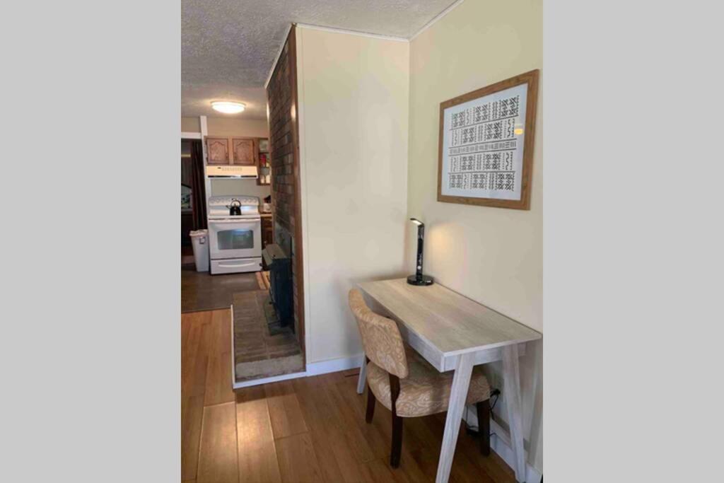 Peaceful Garden Oasis - 3 miles to downtown! view 2