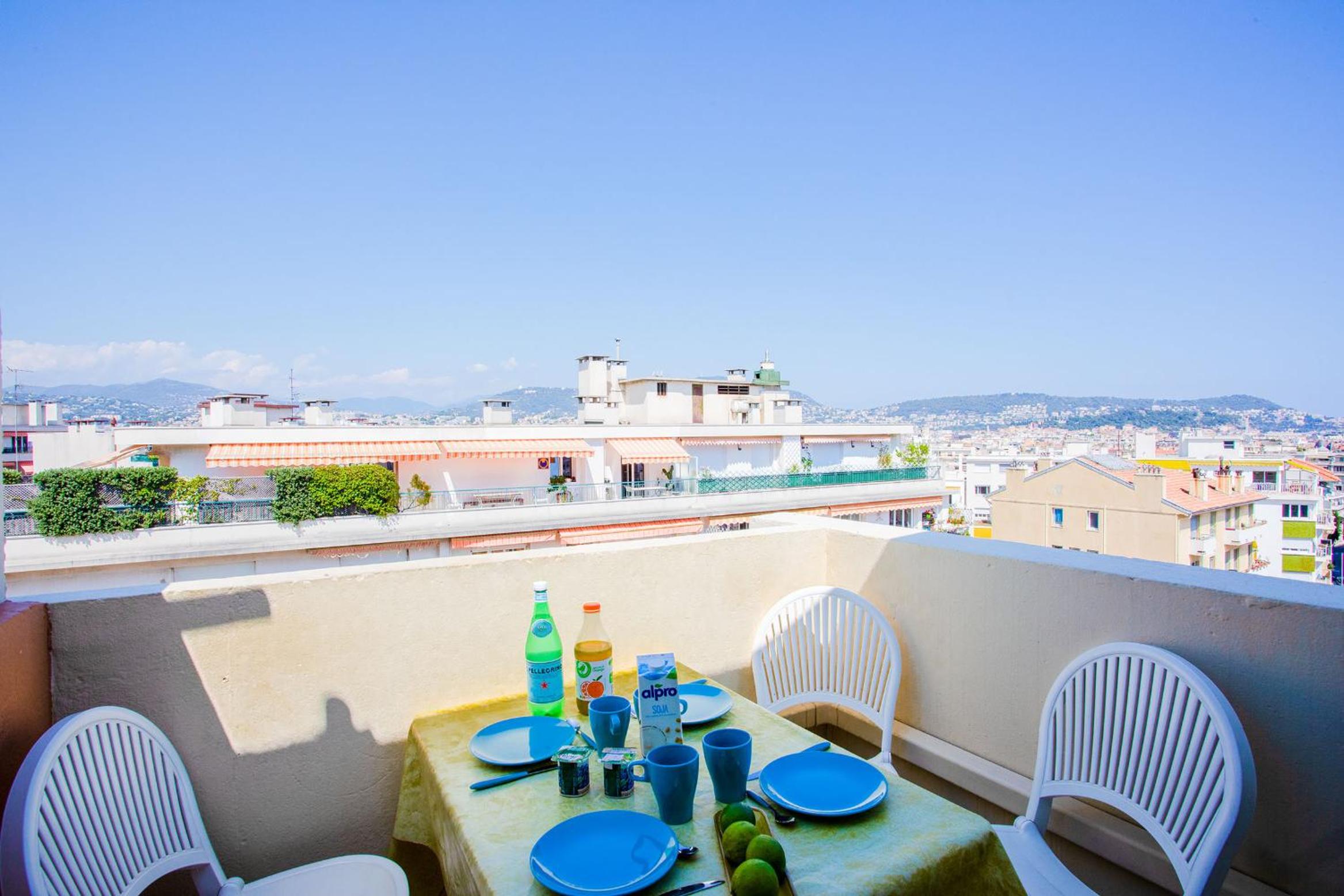 Passy Azur AP4242 by Riviera Holiday Homes view 5