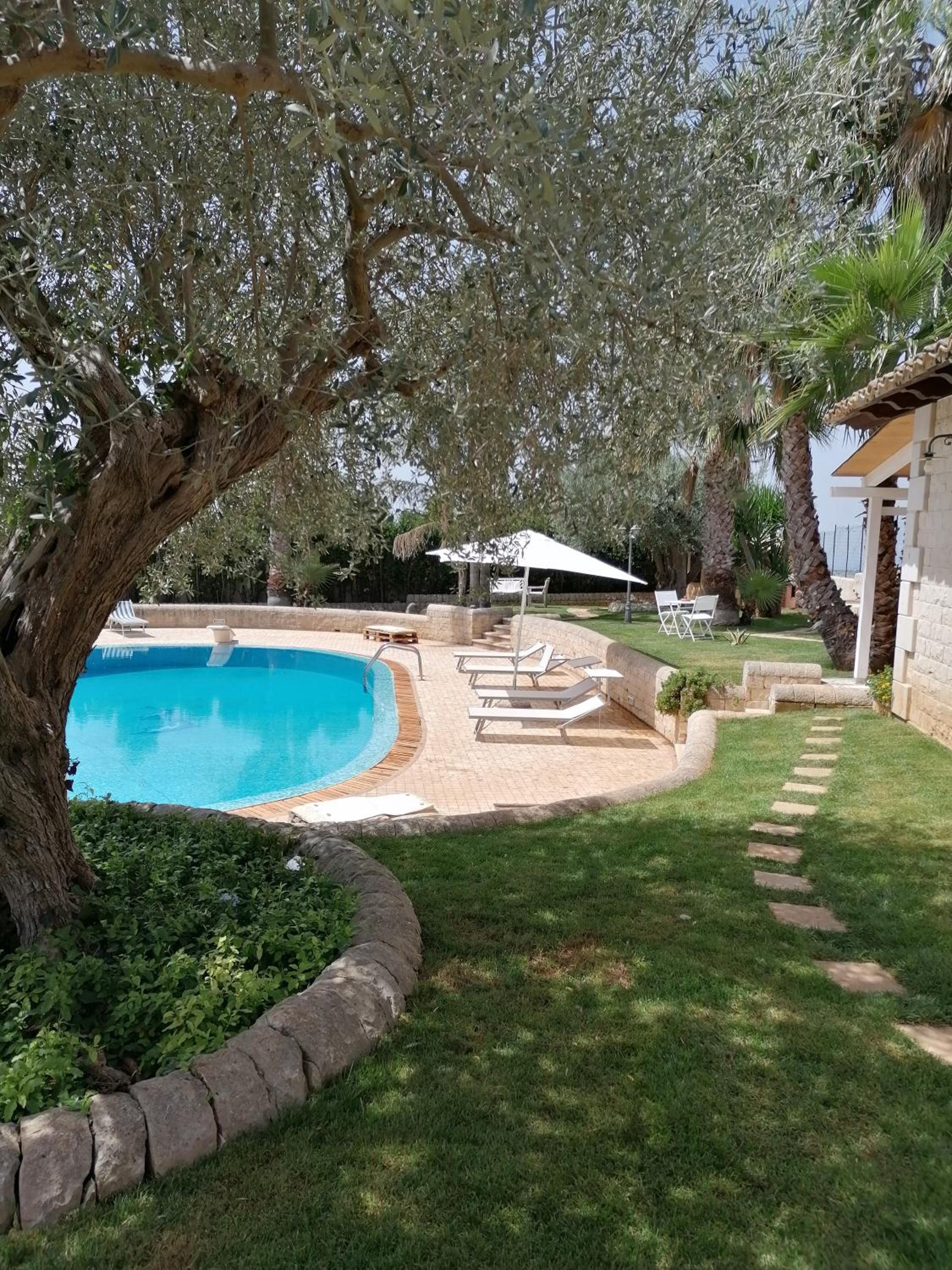 Bouganvillea house photo 3