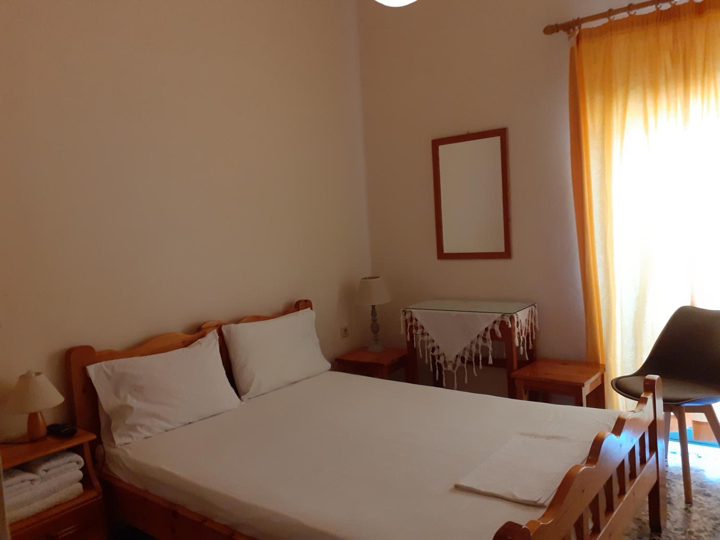 Kritikos Rooms
